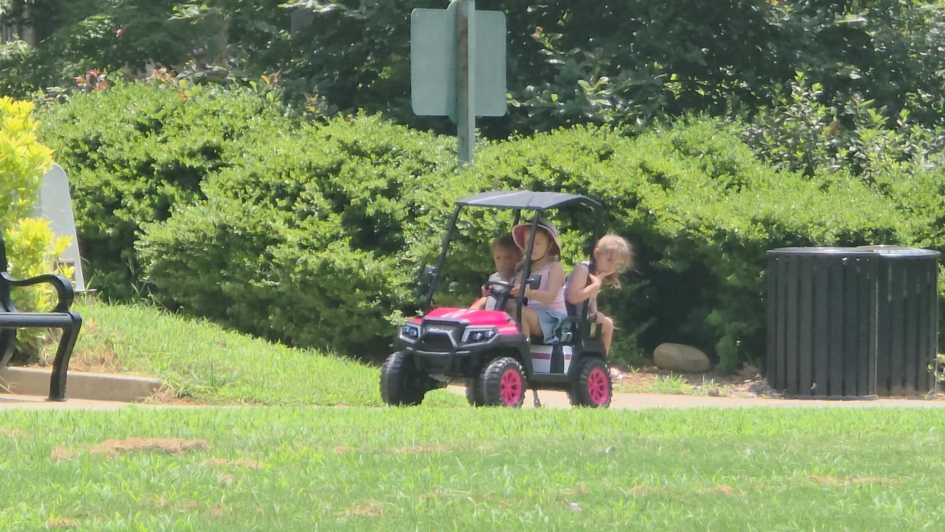 4 Seater Kids Golf Cart, 24V Ride on Car for Big Kids customer photo 2