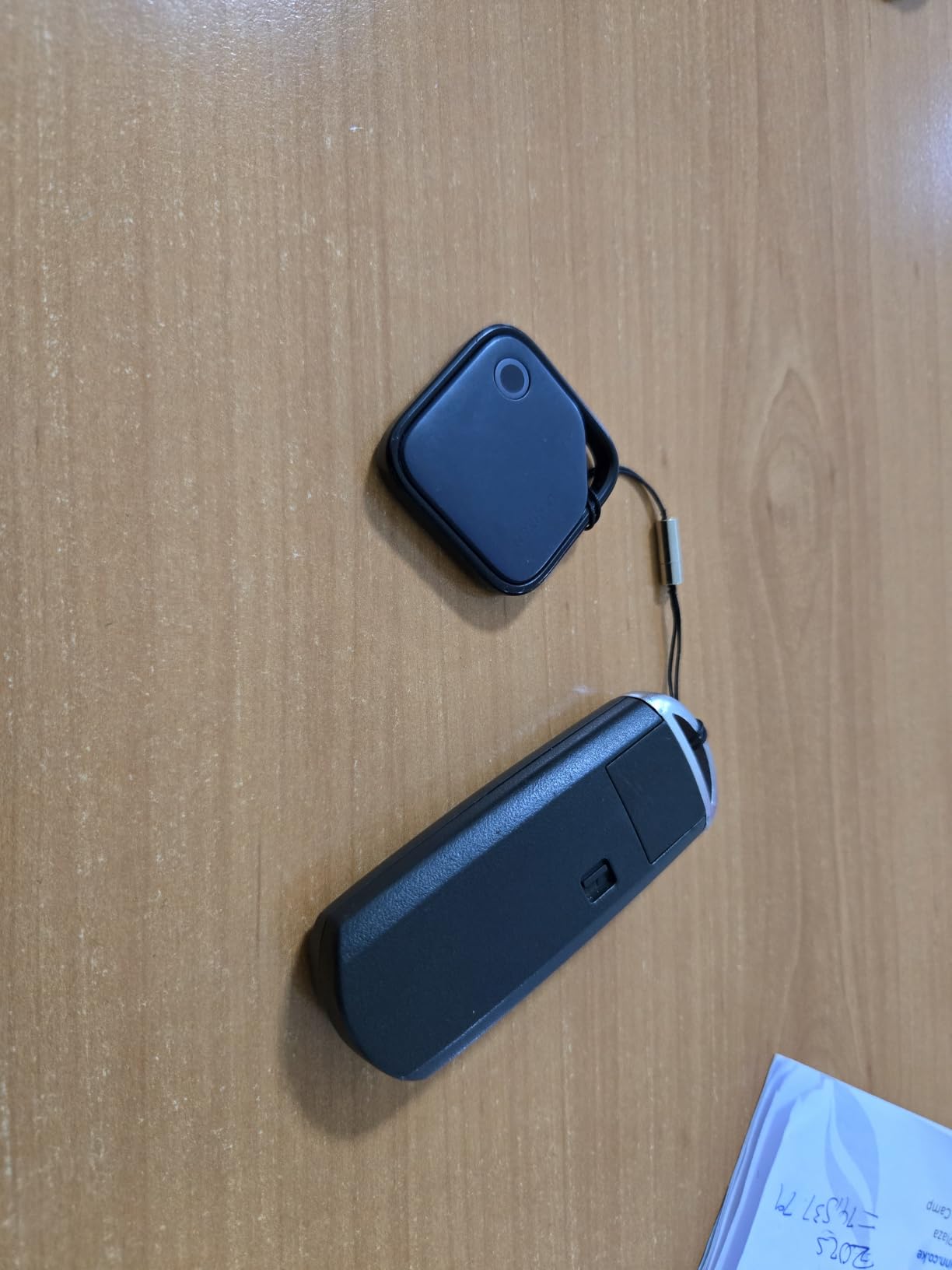 UGREEN FineTrack Air Tracker Tags (iOS Only) 4 Pack Key Finder | Bluetooth Tracker 2-Year Replaceable Battery Compatible with Apple Find My for Keys, Luggage [Apple Find My Certified] customer photo 1