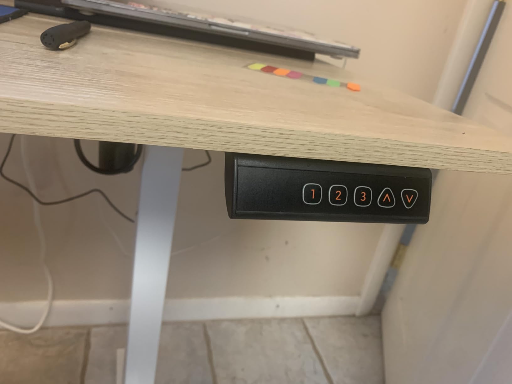 FEZIBO Standing Desk 48 × 24 Inch Electric Height Adjustable, Maple customer photo 1
