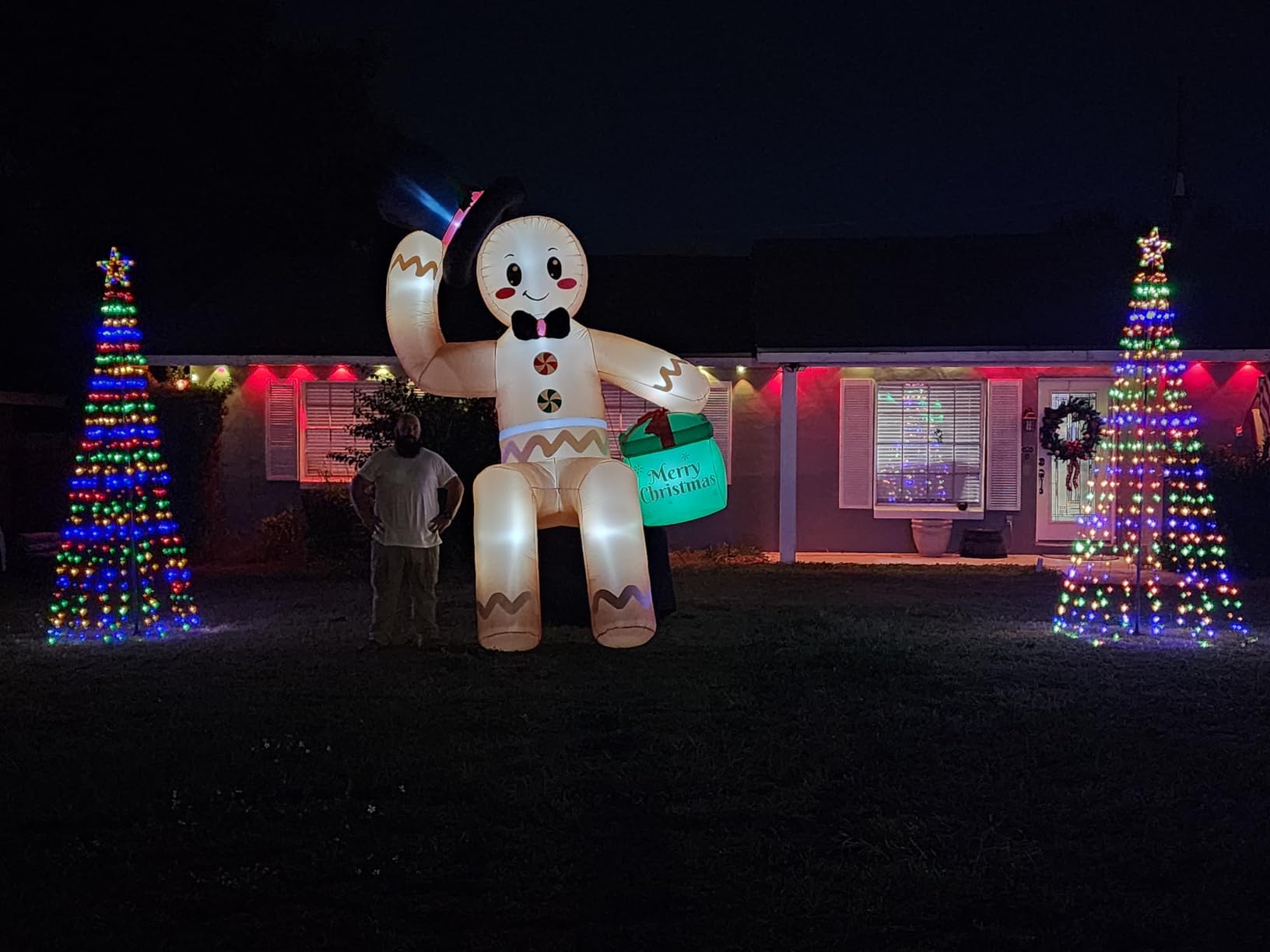 16FT Giant Christmas Inflatables Gingerbread Man, Sitting Gingerbread Inflatable Christmas Decorations with LED Lights, Christmas Blow Up Yard Decorations for Yard Roof Garden Lawn Decorations customer photo 2