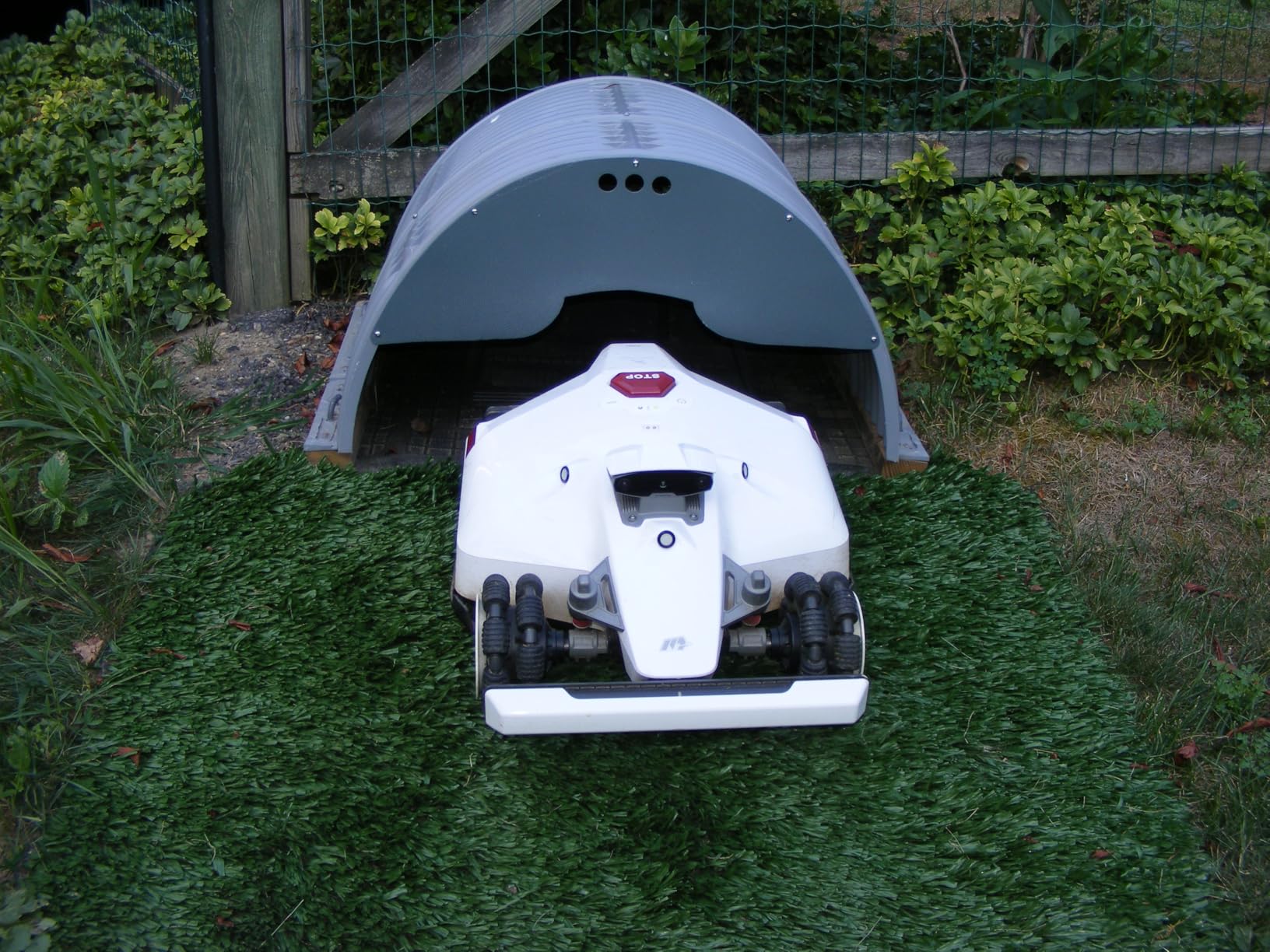 (2026 NEW) Mammotion LUBA mini 2 AWD 1500H Robot Lawn Mower, for 0.37 Acres, 360° LiDAR+Dual-Camera AI Vision, 80% Slope, DropMow, 20 Multi-Zone Management customer photo 2