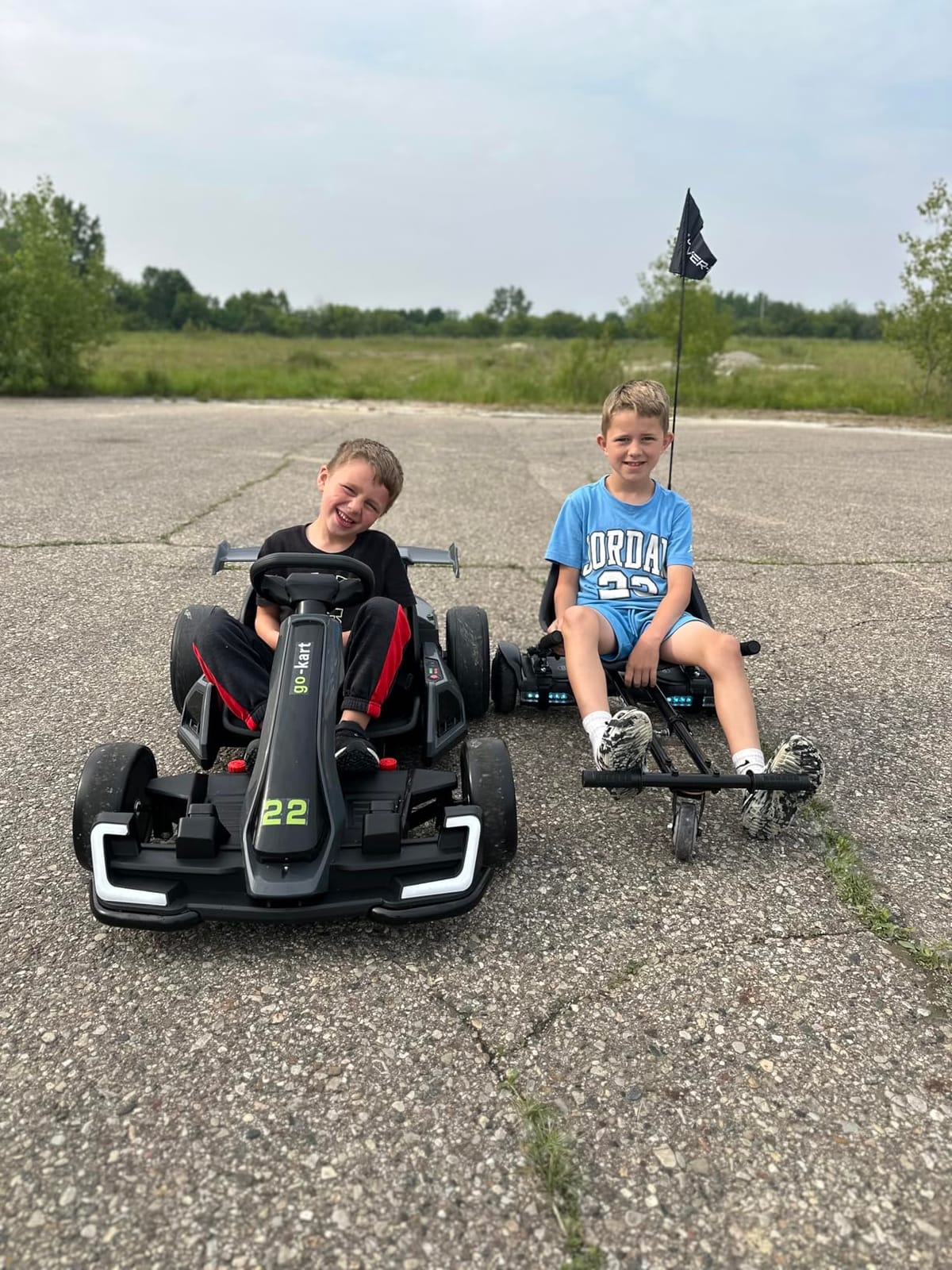 KerryYoo K61 Go Kart Electric Drift Kart with Length Adjustable Seat, 24V Ride on Toys with 4 Speed Mode,300W Outdoor Ride On Crazy Kart, 8.5 MPH, Bluetooth - Red customer photo 2