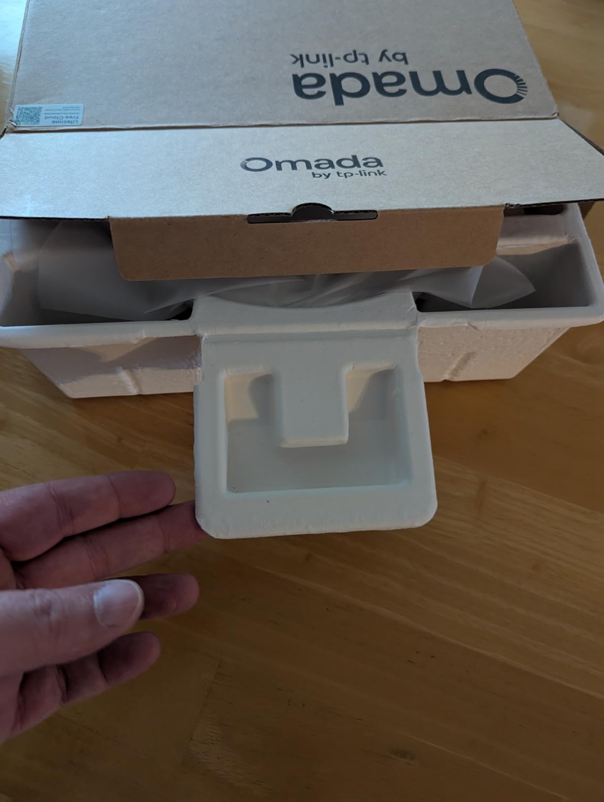 Omada 7 Pro BE11000 Wireless Access Point, 2.5G Port, w/DC Adapter(EAP770) | WiFi 7 Tri-band, 5yr Warranty, PoE+/DC Powered, Mesh/WPA3/Roaming Supported, Omada Managed, Business Level WiFi Experience customer photo 1