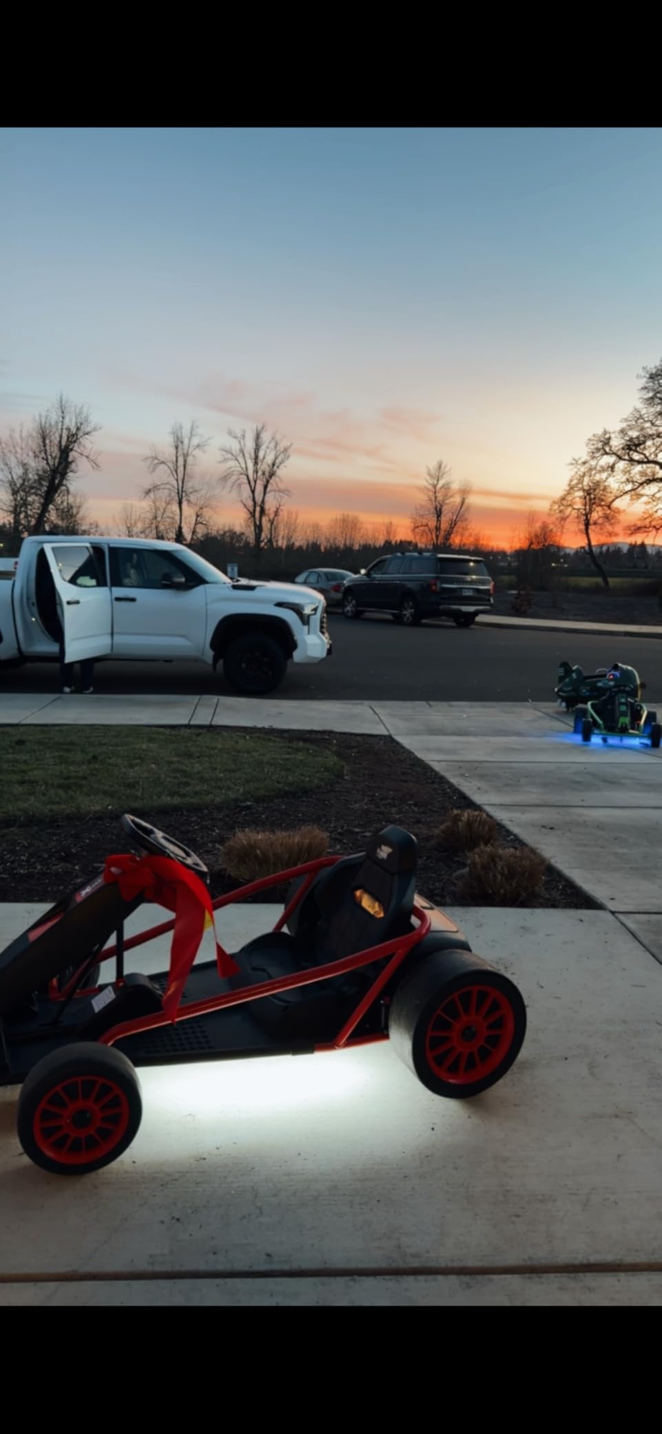 24V Go Kart for Kids 8-15 Years,300W*2 Motors,9Ah Battery 8.1MPH Fast Speed customer photo 1