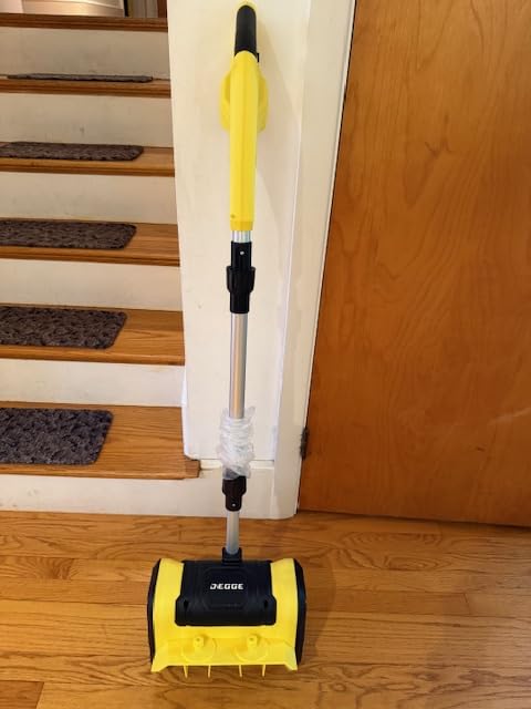 DEGGE Electric Cordless Snow Shovel, 2X 3.0Ah/ 21V/ 12-Inch Battery customer photo 1