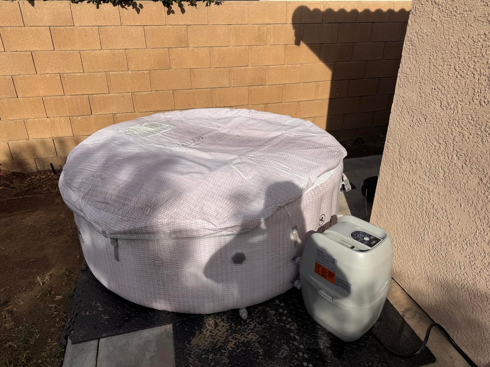 Bestway SaluSpa Cancun Energy-Efficient 2-4 Person Inflatable Hot Tub customer photo 2