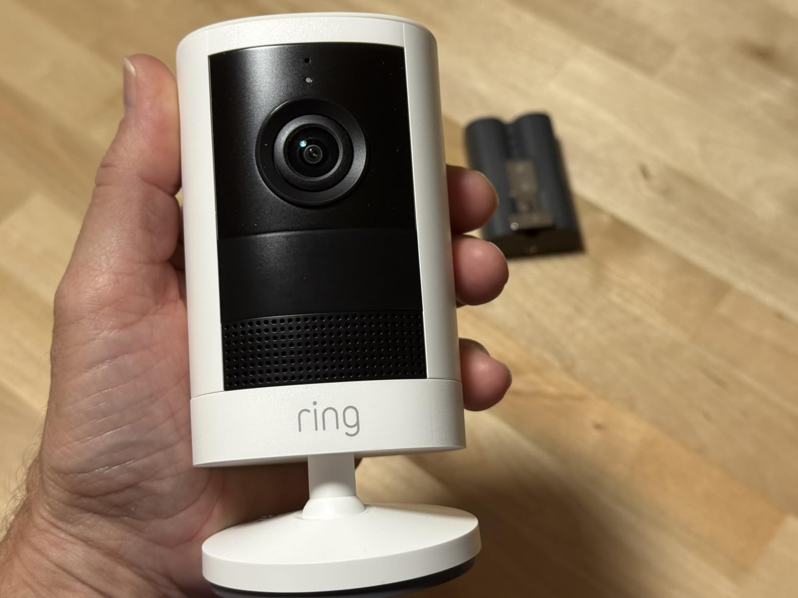 Ring Outdoor Cam 2K (newest model), Battery, Home or business security, Wide-Angle Retinal 2K Video, 6x Enhanced Zoom, Night Vision, White customer photo 1