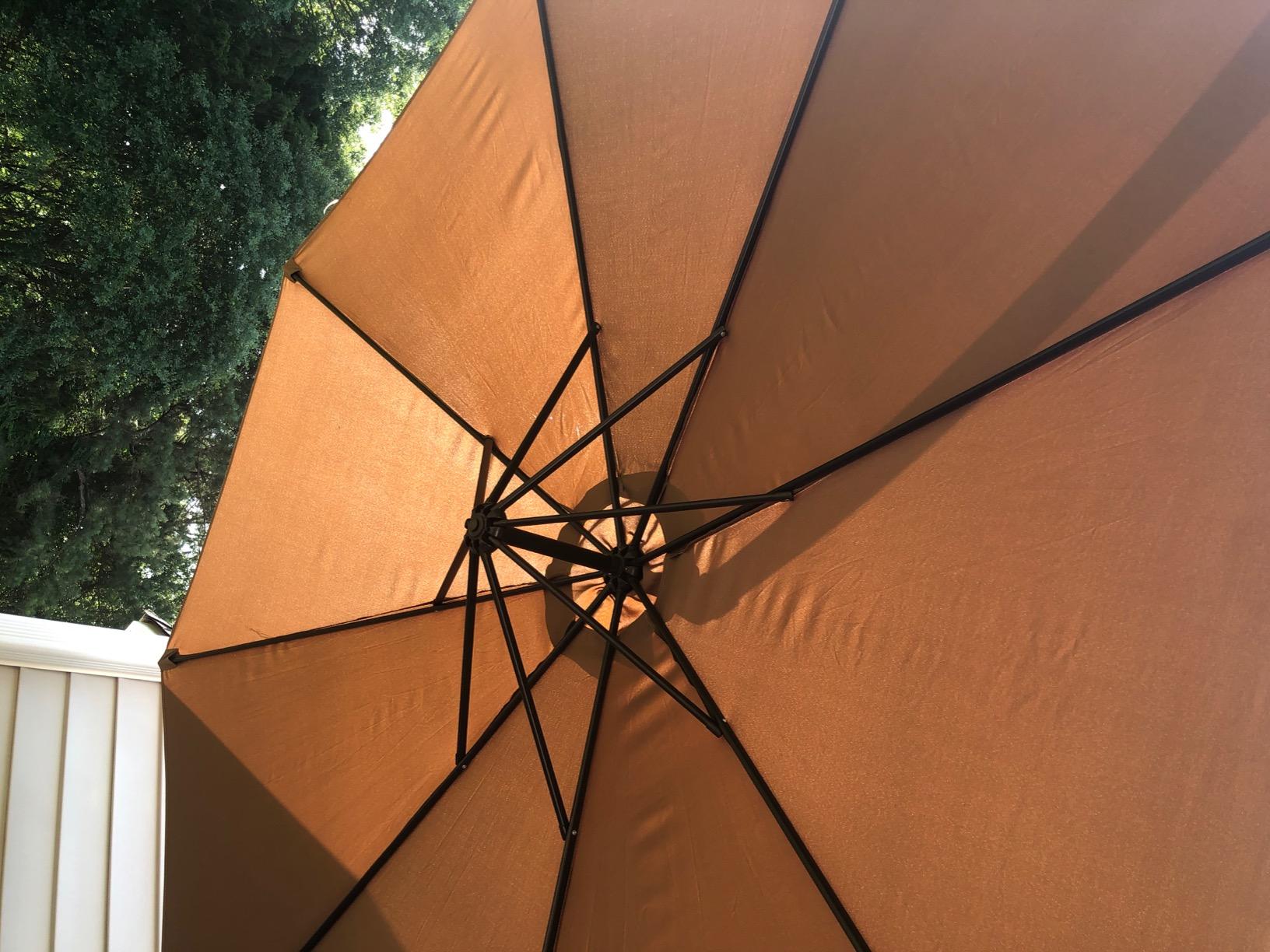 wikiwiki 10ft Patio Umbrella with Base Included, Outdoor Offset Cantilever Umbrella with Sandbag Base for Backyard, Garden and Pool, Easy to Tilt and Crank, Tangerine Red customer photo 2