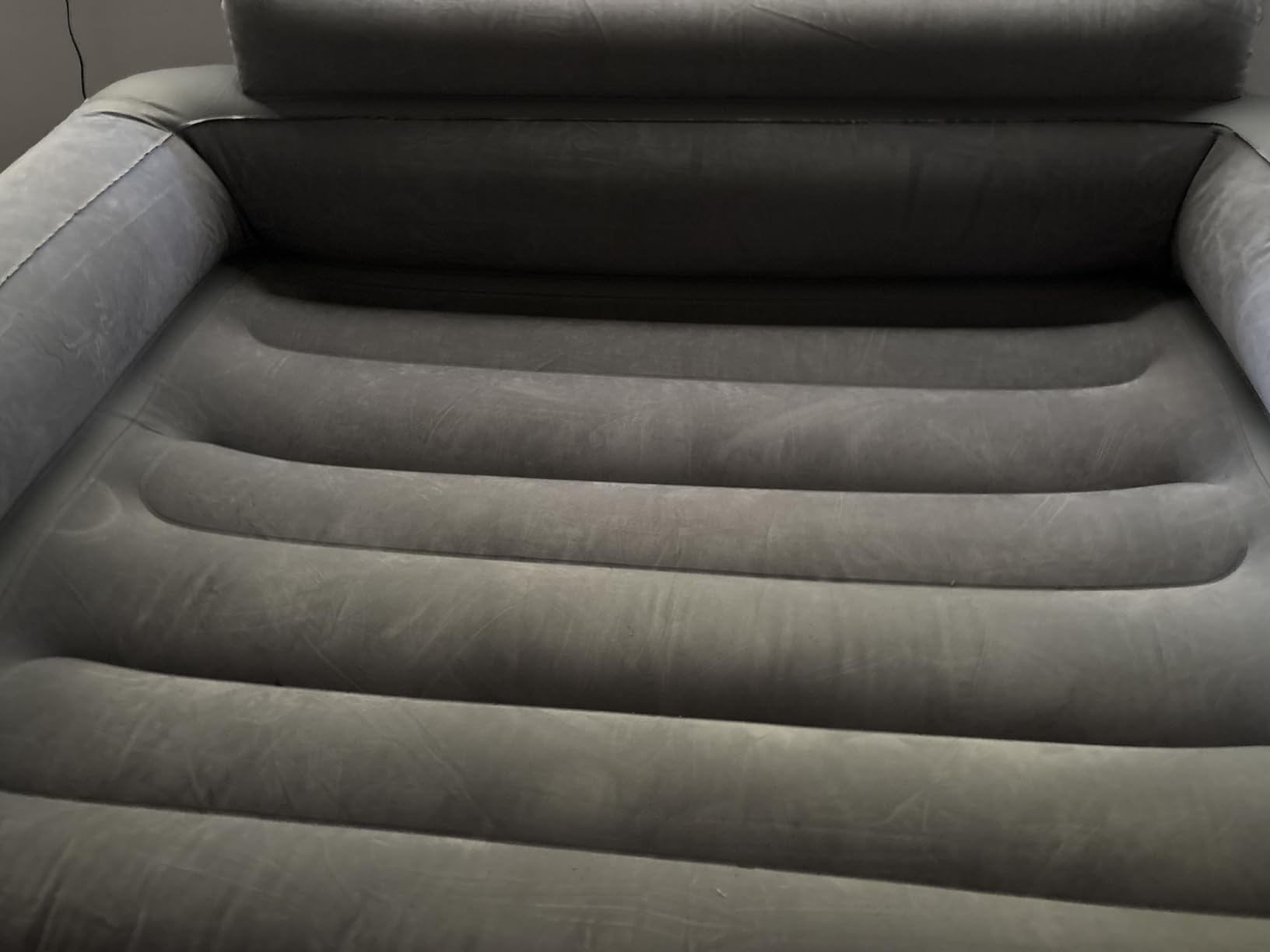 Onirii Inflatable Sofa Bed with Air Pump | 2-in-1 Portable Blow-Up Air Couch, Inflatable Couch Bed and Folding Air Mattress for Home, Camping, and Guests customer photo 1