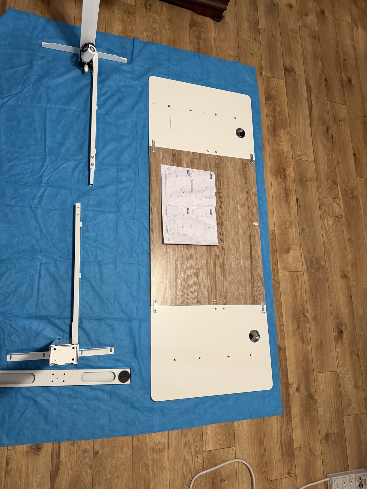 SIAGO 48 x 24 Inch Electric Standing Desk, 0.8 Inch Thick Tabletop customer photo 1
