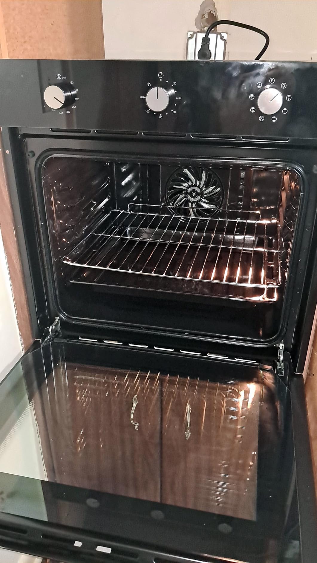 Garvee 24 Inch Built-In Single Wall Oven, 2.5 Cu.Ft Electric Oven with Touch & Mechanical Knob Control, 8 Modes, 3000W, ETL Certified, Black customer photo 1