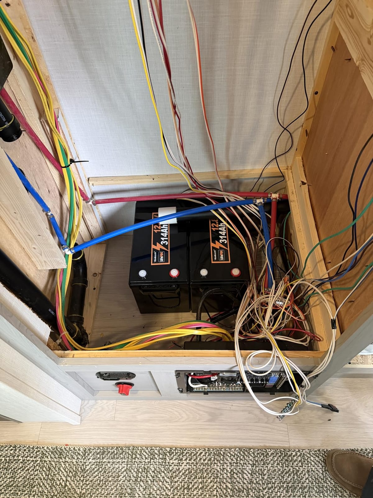 Upgrade 12V 150Ah LiFePO4 Lithium Battery 100A BMS 15000+ Deep Cycle customer photo 1