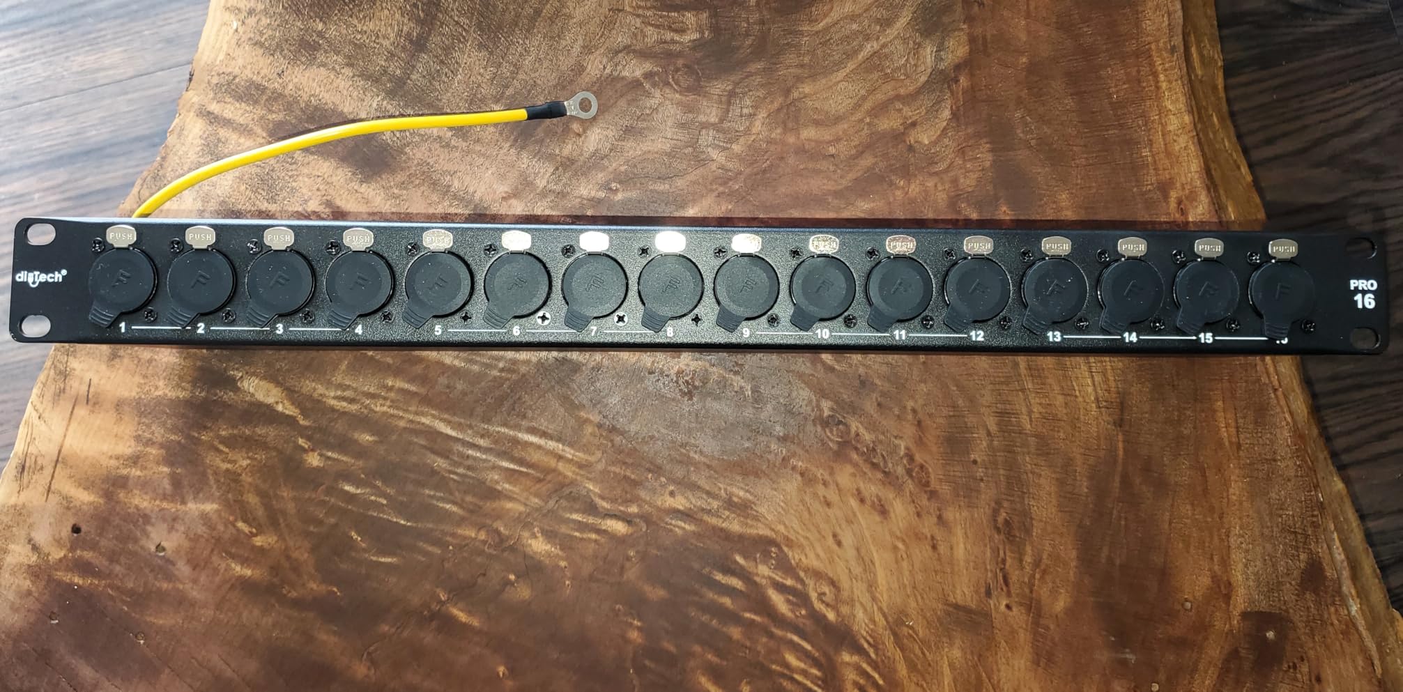 DIYTECH 16 Port XLR Patchbay, Rack Mount Patch Panel, Reversible Connectors | Balanced XLR Patch Bay with Reversible Connectors, Metal Rack Chassis & Mounting Screws for Studio, Live Sound & Broadcast customer photo 1