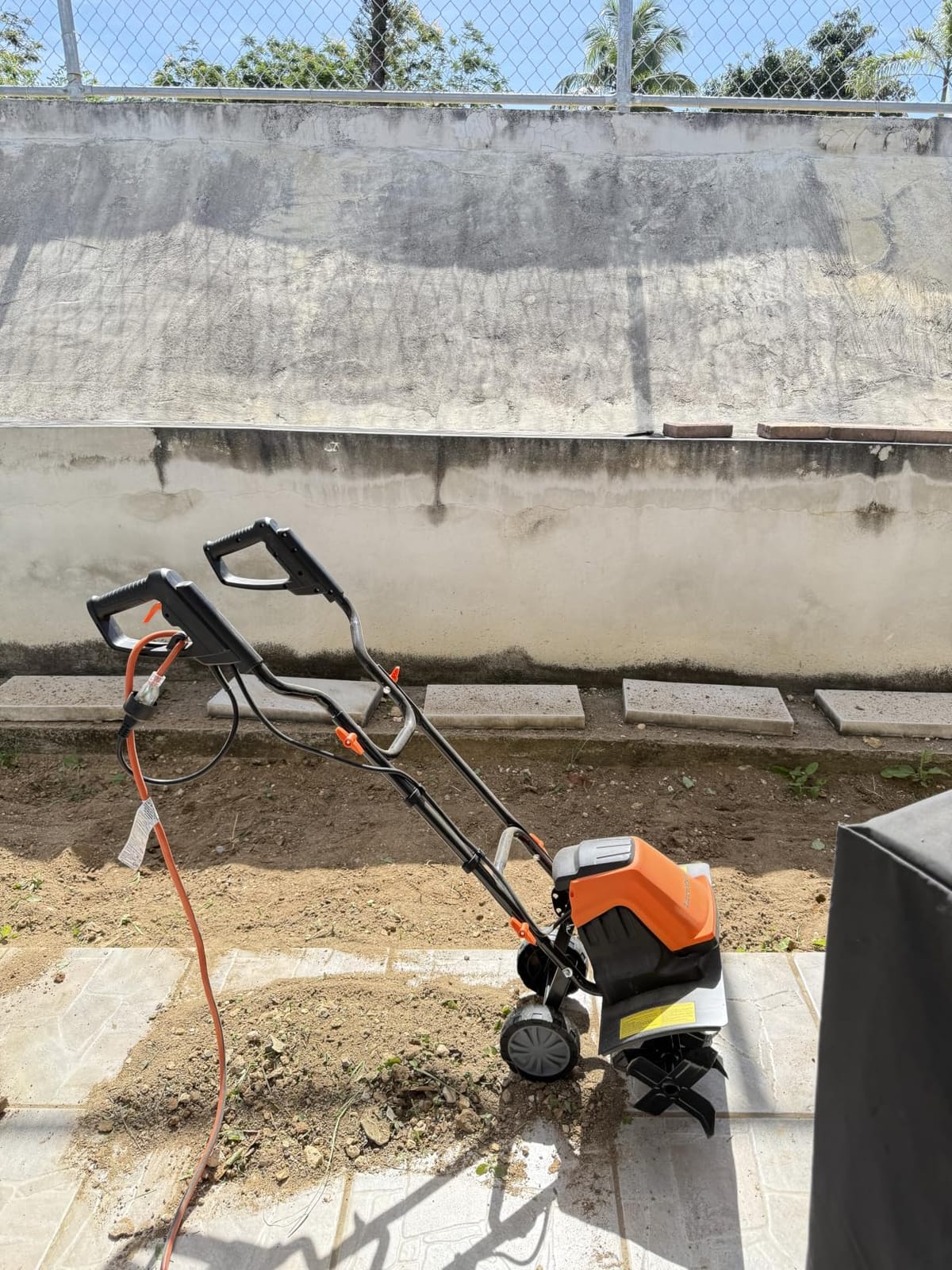 LawnMaster Brushless 48V MAX Cordless Tiller Cultivator, CLTE4814 customer photo 1