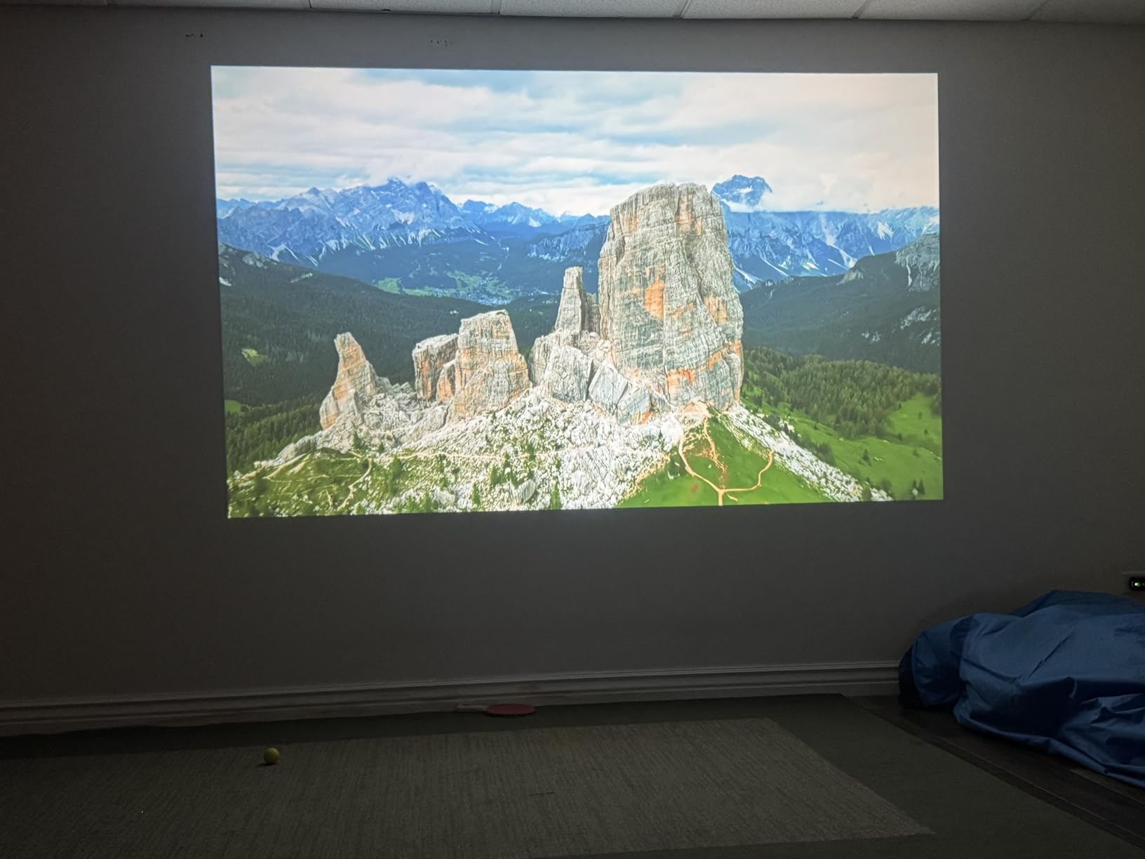 ELEPHAS Smart 4K Projector with WiFi and Bluetooth for Indoor Outdoor customer photo 2