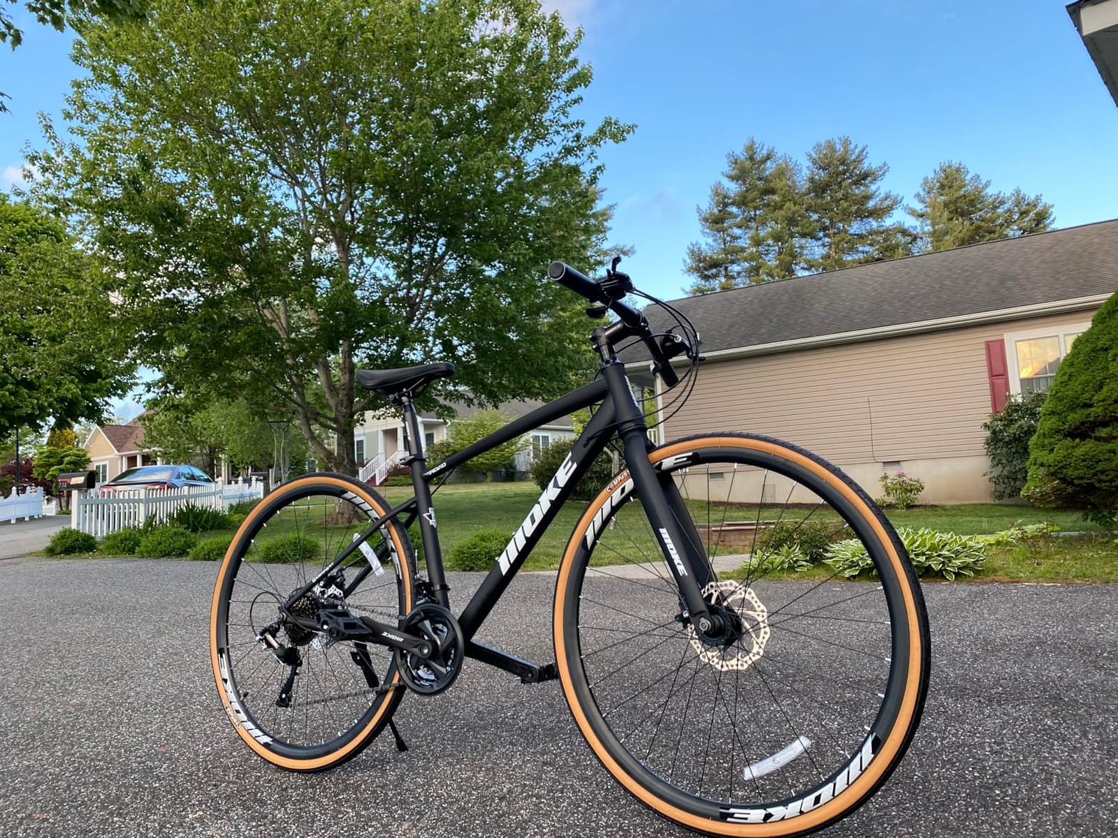 DEYGIA Hybrid Bike, 24-Speed 700C Wheel Hybrid Bicycle with Dual Disc Brakes, Trigger Shifting, Internal Wiring Frame, Lightweight City Commuter Bicycle for Men Women Adult customer photo 1