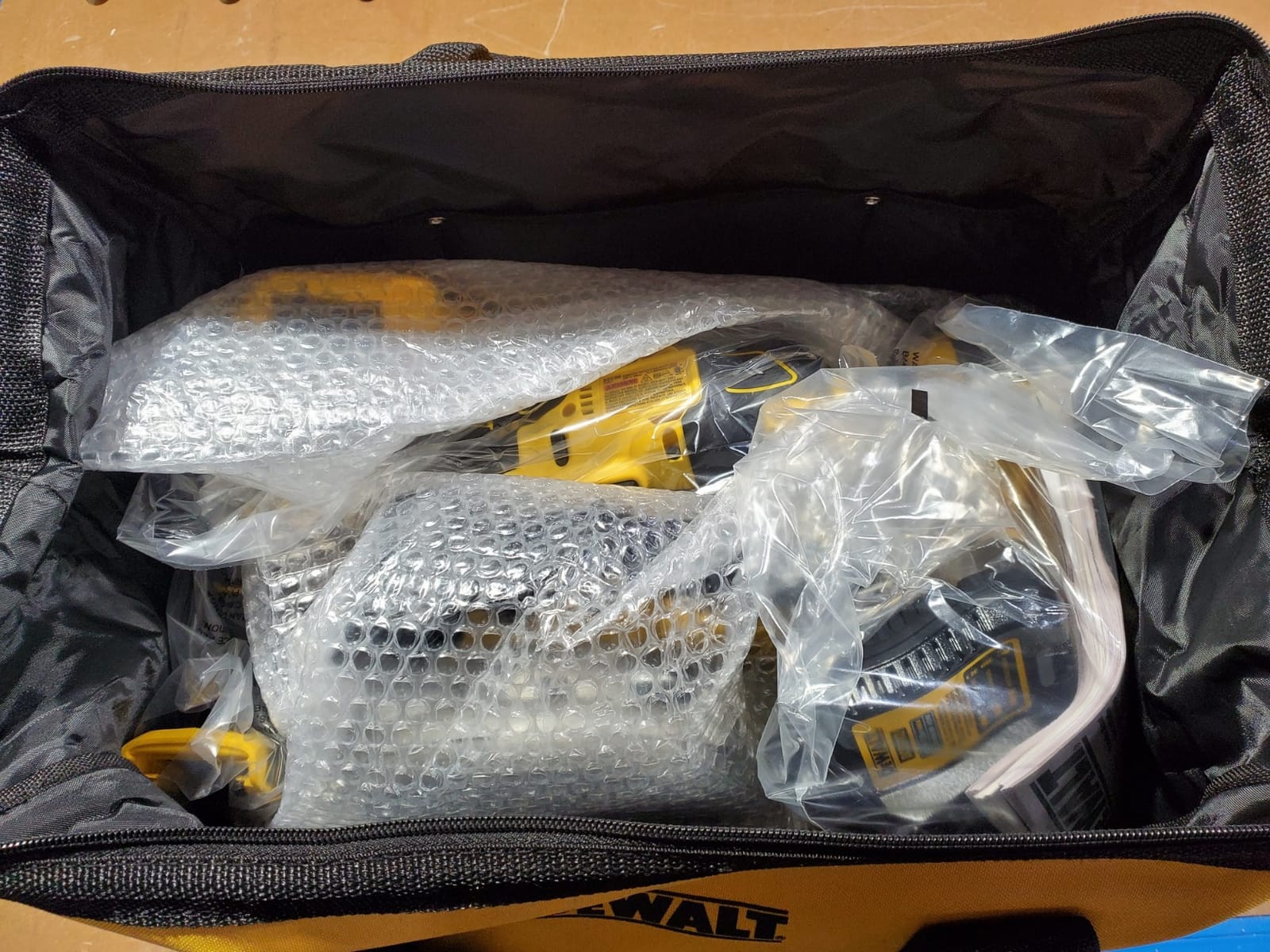 DEWALT 20V MAX 5-Tool Power Tools Combo Kit, Includes 1/2 Cordless Drill,1/4 Impact Driver, Reciprocating Saw, Circular Saw, Oscillating Tool, 5Ah Battery and Charger (DCK540D1) customer photo 1
