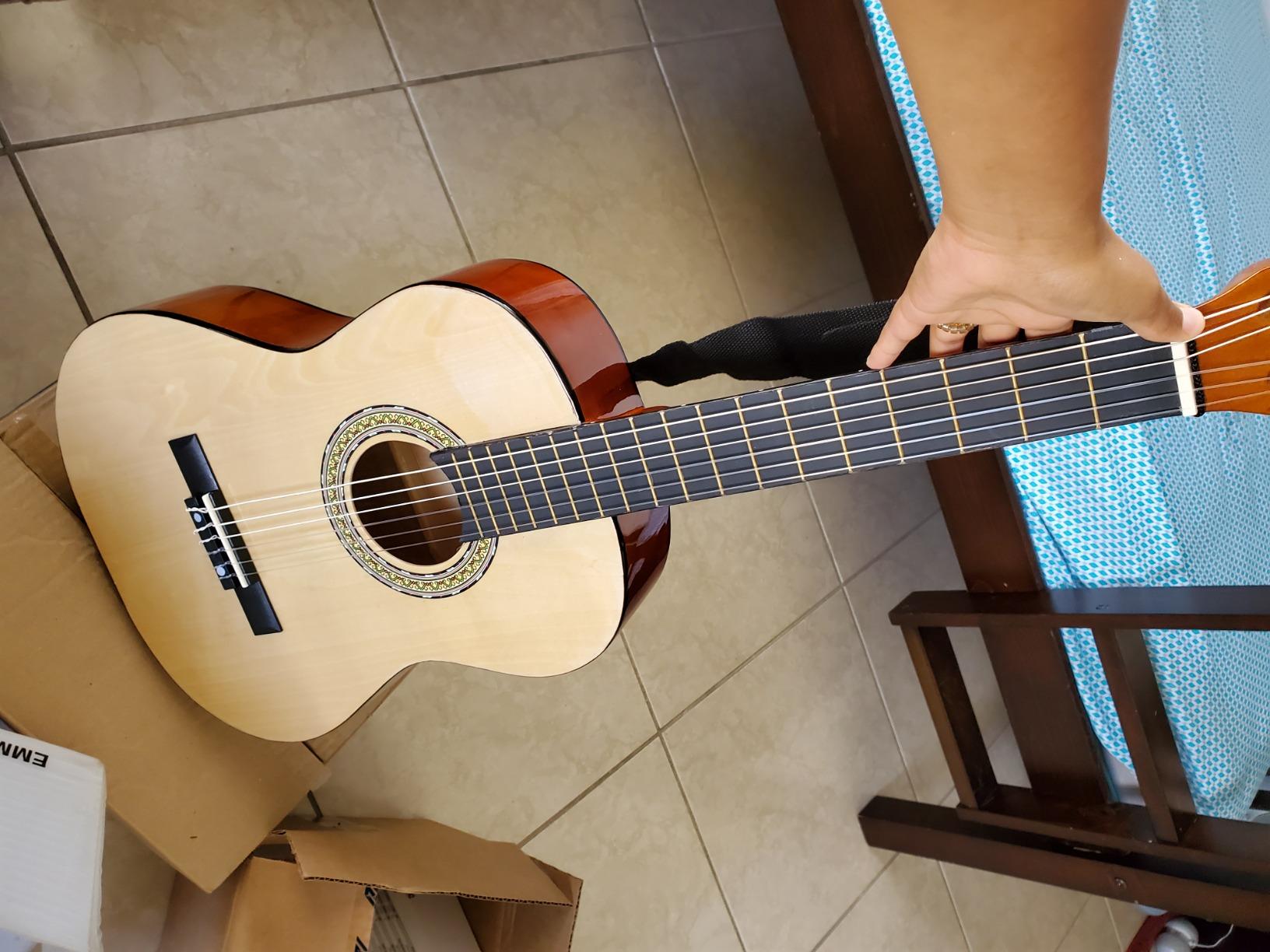 Pyle 36-Inch Beginner Classical Acoustic Guitar Kit, 3/4 Size Junior Nylon String Guitar for Kids and Adults, Includes Gig Bag, Strap, Spare Strings, Picks, Cleaning Cloth, 18 Frets, Natural, Gloss customer photo 1