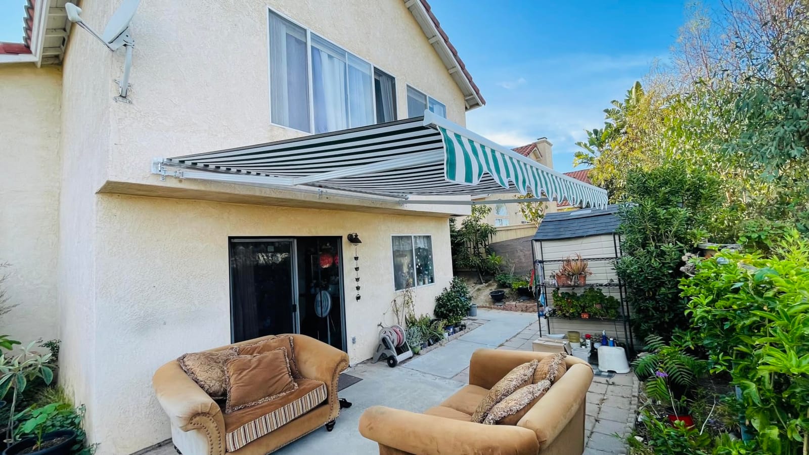 Aoxun 15x10FT Motorized Retractable Awning with Remote Control Manual Crank | 280g waterproof polyester canopy, UV-resistant outdoor sunshade for deck, window, or balcony customer photo 1