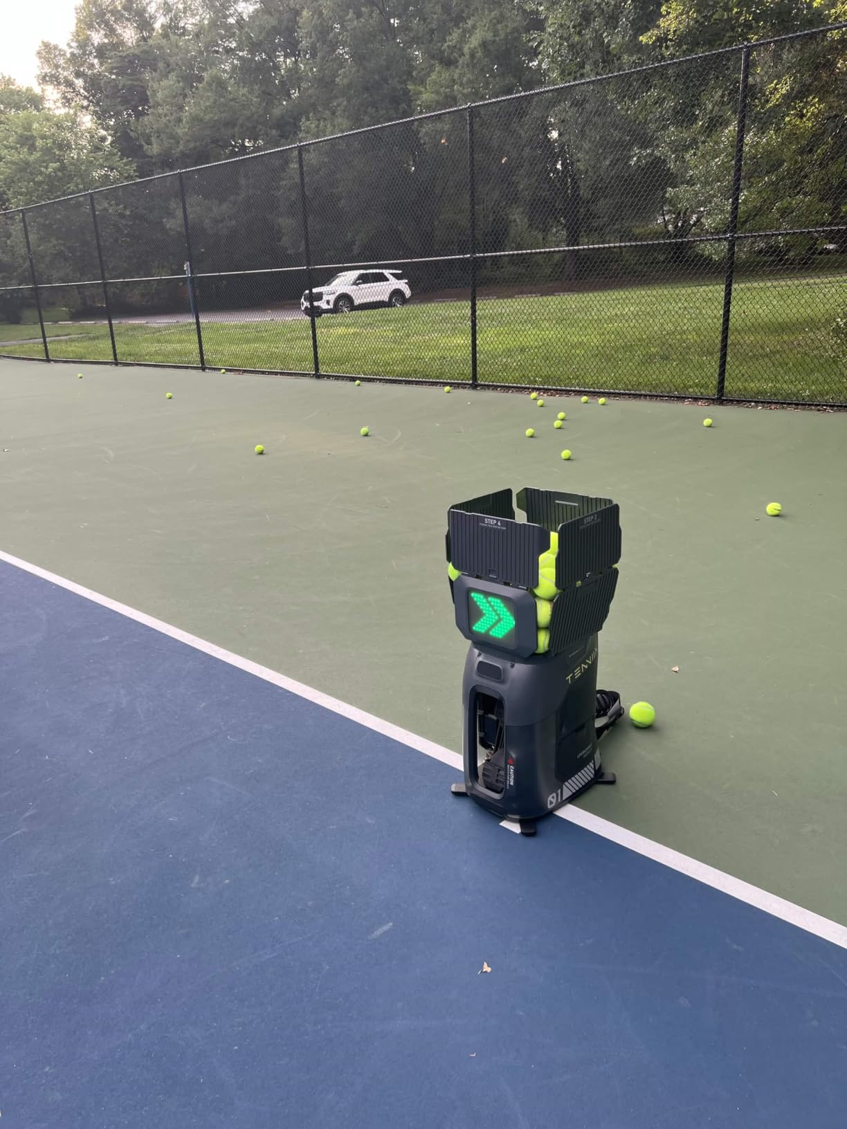 Basic Tennis Ball Machine, 18.7LB Portable Tennis Robot customer photo 2