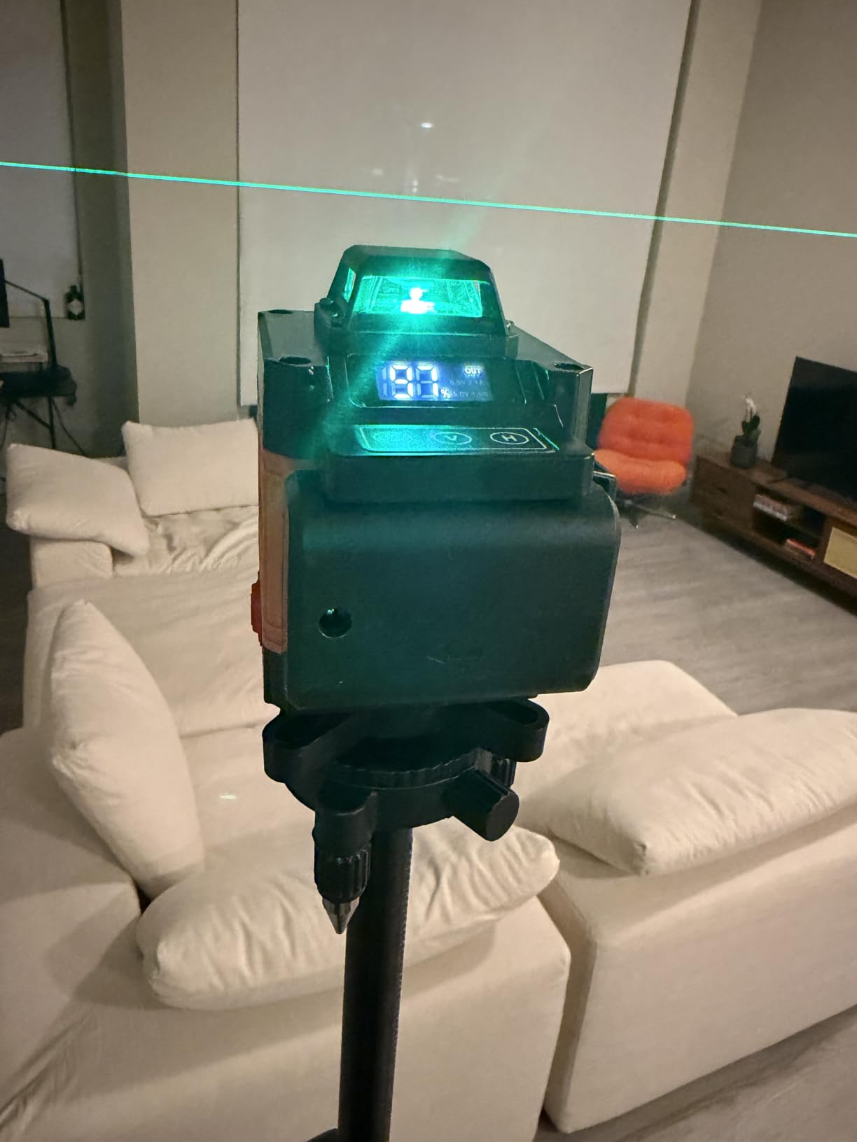 Lusweimi Laser Level with 72'' Tripod, 16-Line 4x360° Self Leveling Green Laser Level with Remote, 2 Batteries and Carry Bag for Construction, Floor Tiling and Home Renovation customer photo 1