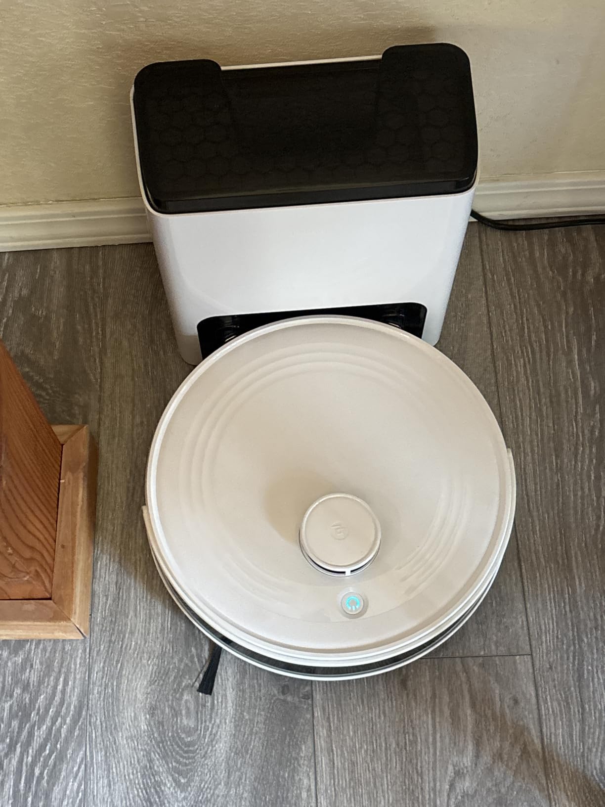 Lefant Robot Vacuum and Mop, 75-Day Self-Emptying, 6000Pa Strong Suction, Customized Cleaning, Multi-Floor Mapping, 130 Min Runtime, 2.4G/5G WiFi/Alexa/APP/iWatch, M2L Plus customer photo 2