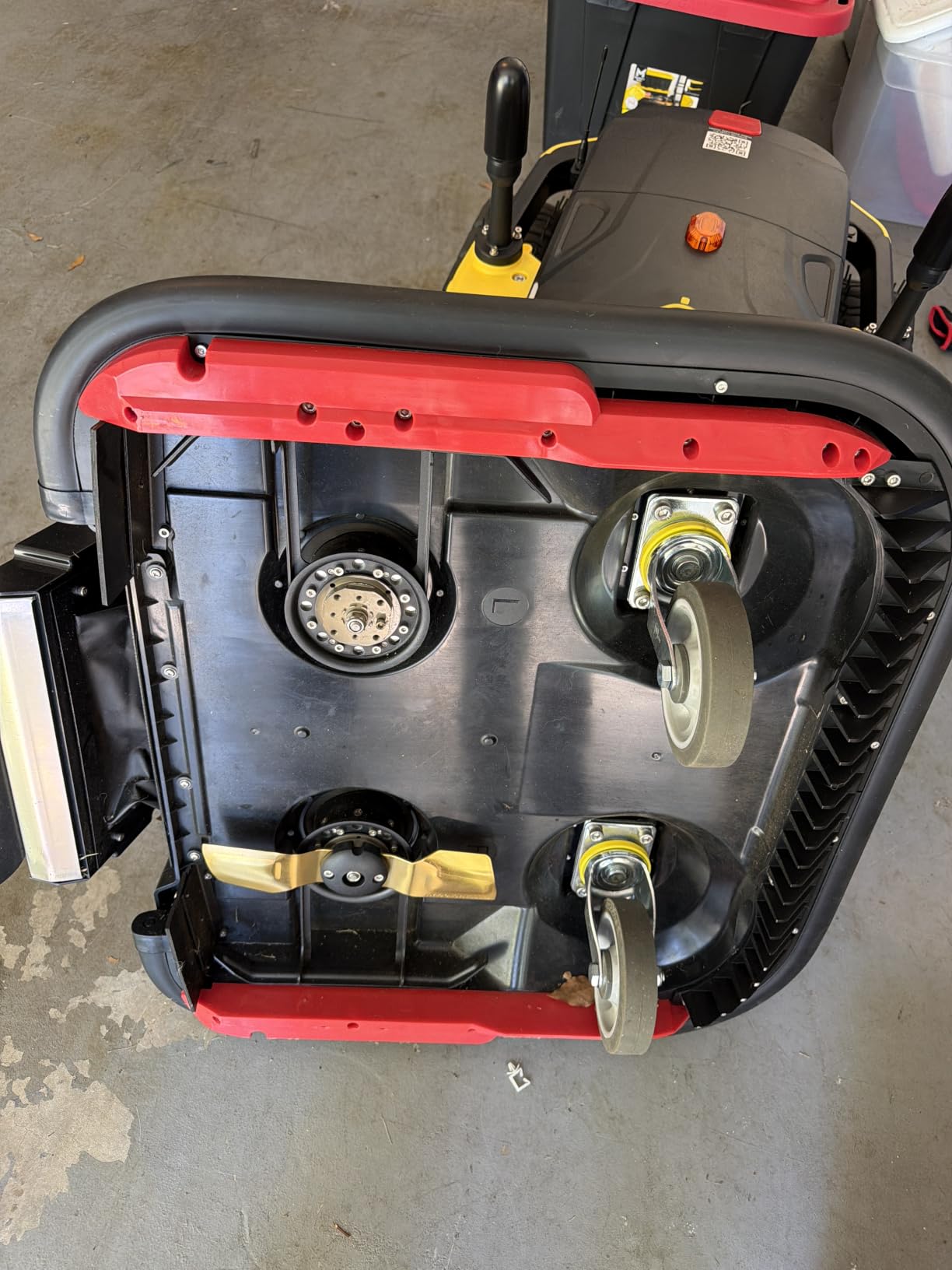 YARBO 2-Stage 24/7 Autonomous Robot Snow Blower with Modular Design customer photo 2