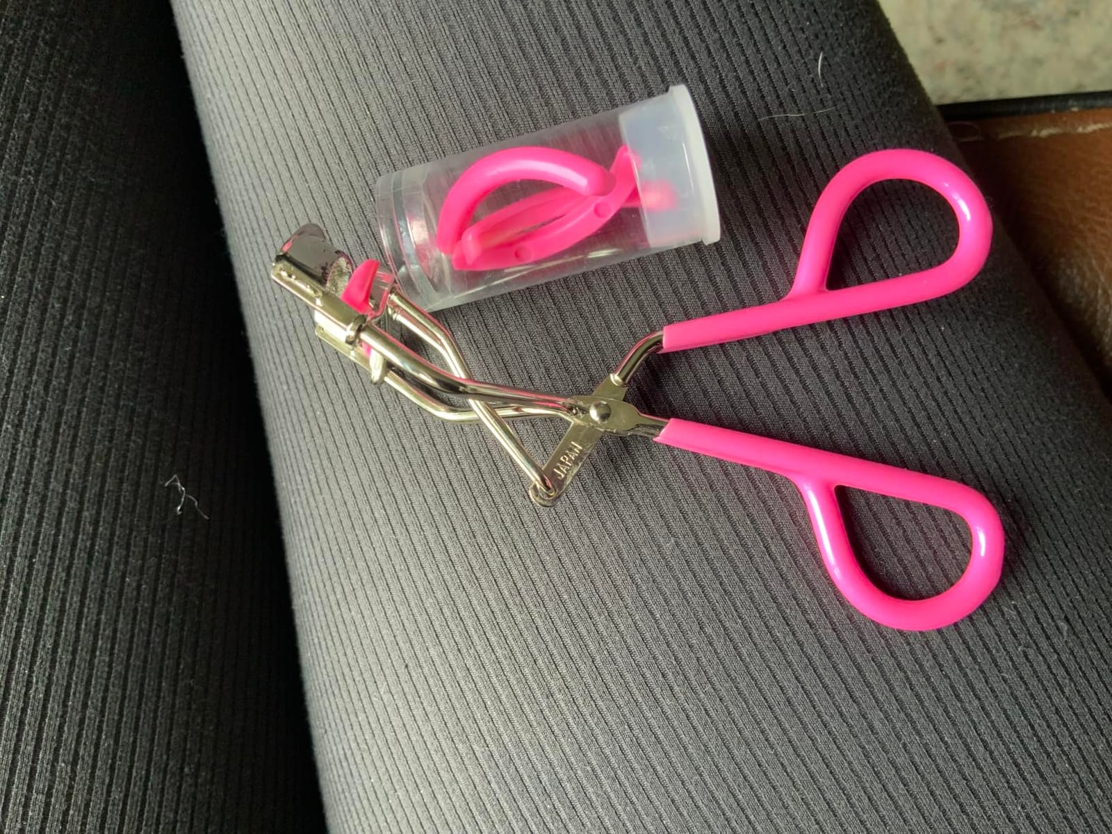 Tweezerman Classic Eyelash Curler for All Eye Shapes with Refill Pads customer photo 1