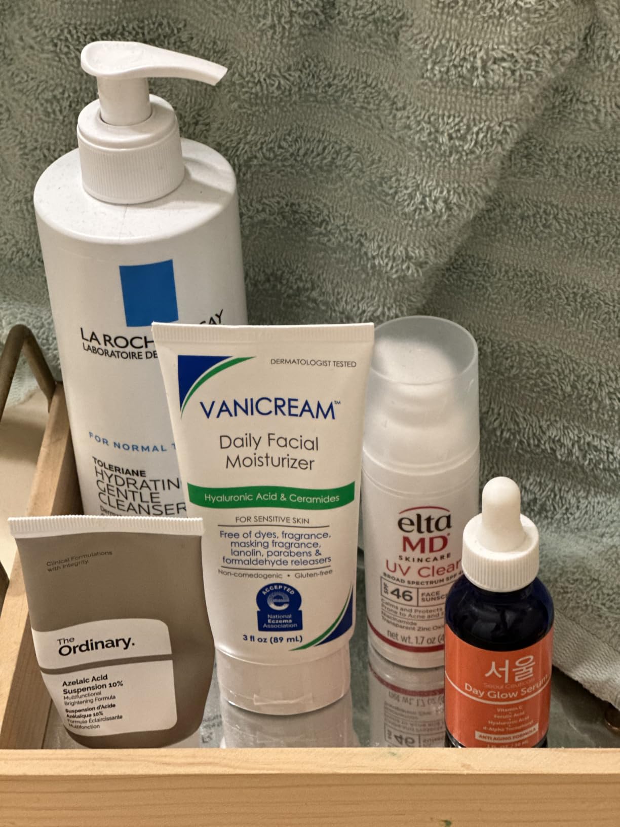 EltaMD UV Clear Face Sunscreen with Zinc Oxide, Oil-Free, SPF 46 and SPF 50 customer photo 2