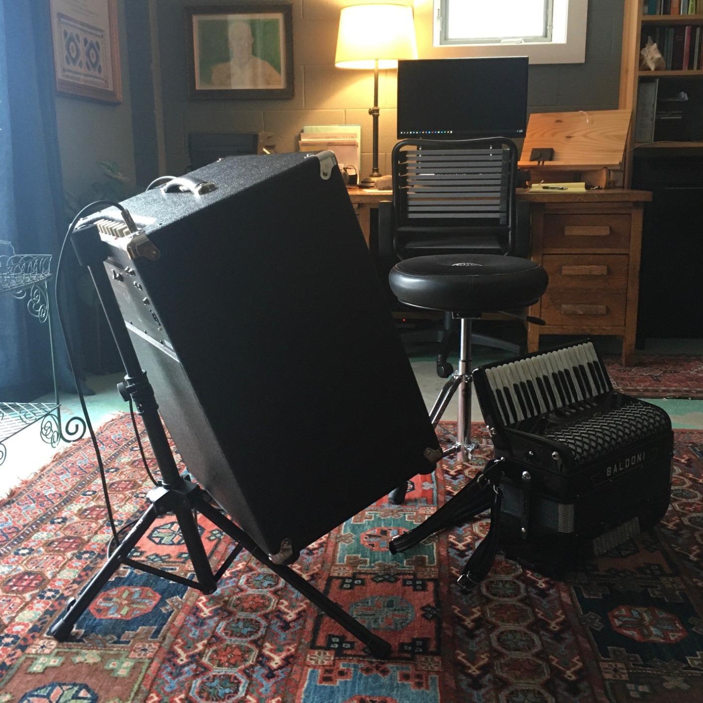 On-Stage RS7500 Tiltback Tripod Guitar Amplifier Stand customer photo 1