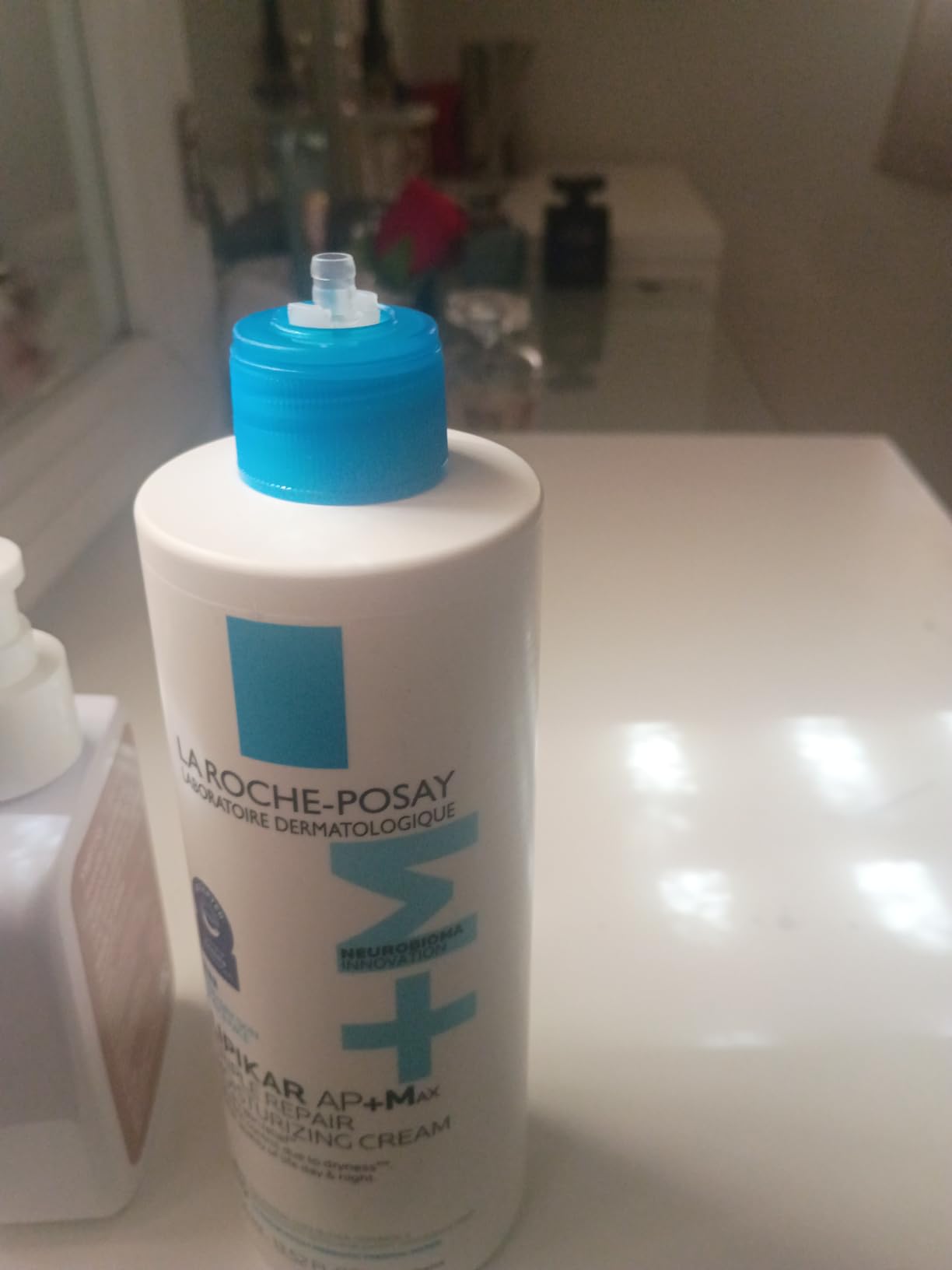 La Roche-Posay Lipikar AP+MAX Triple Repair Moisturizing Body Cream customer photo 2
