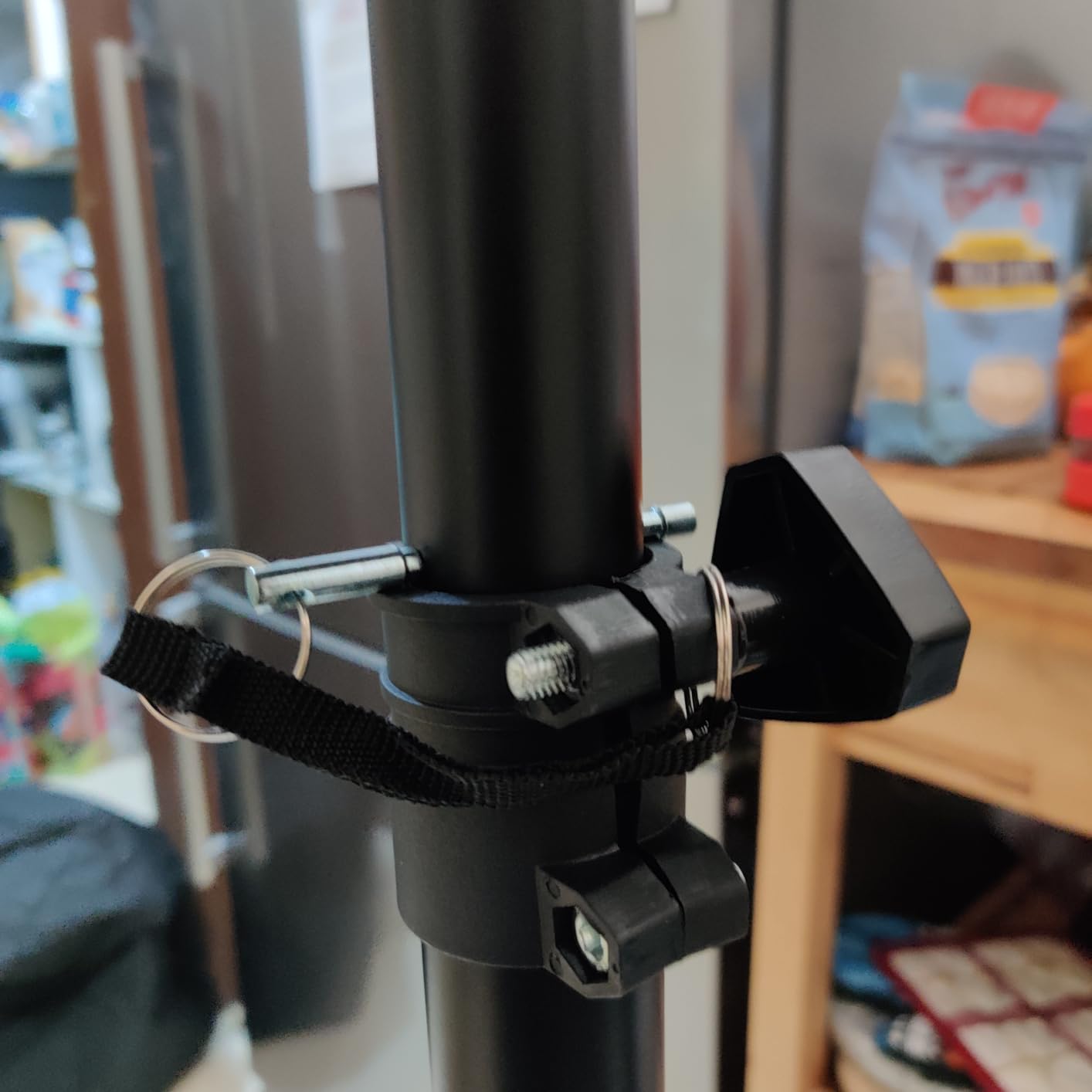 Gemini Sound DJ Speaker Stands, Set of 2, Steel Tripod, 60 lb (ST-Pack) customer photo 2