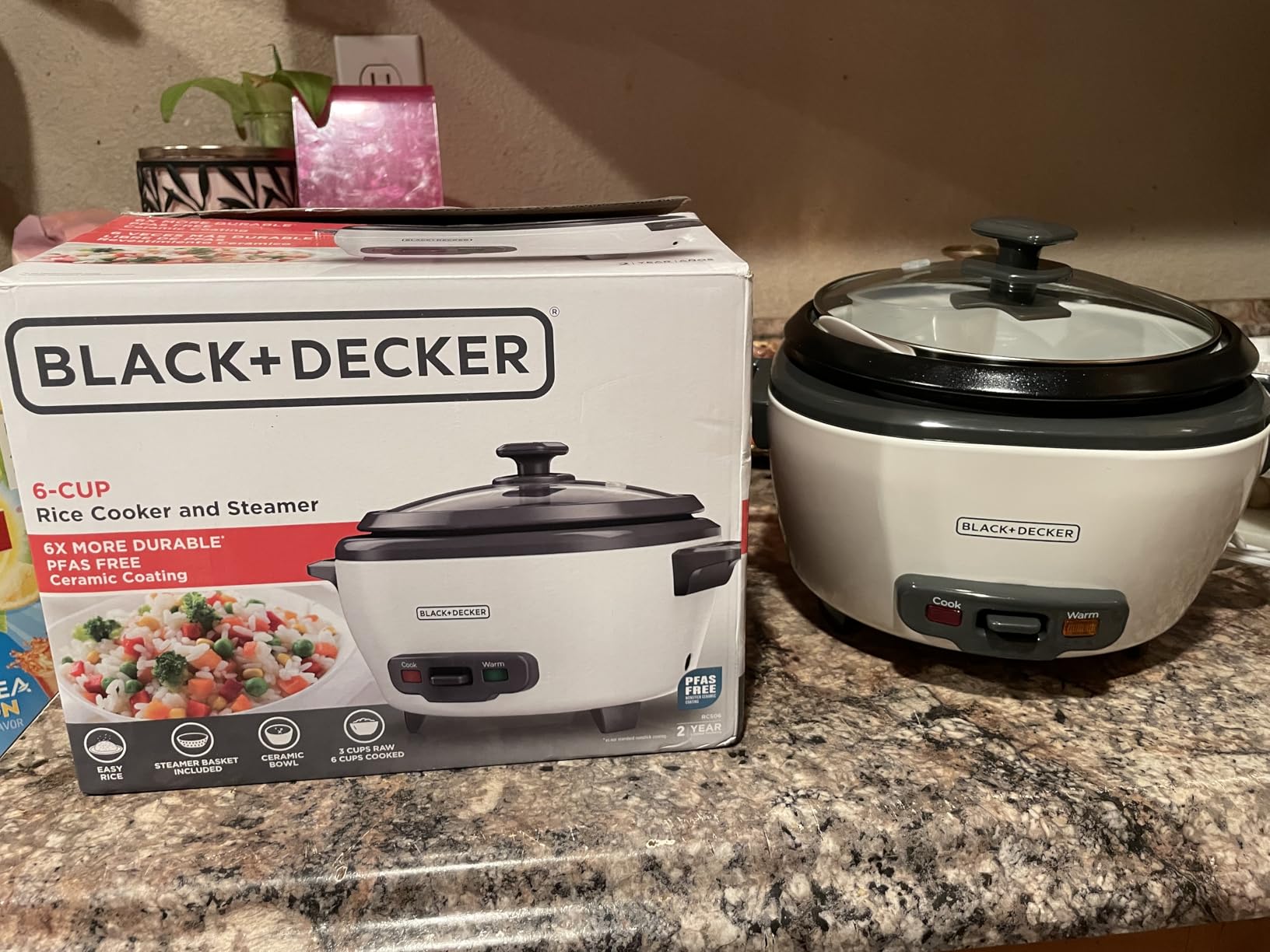 BLACK+DECKER 6-Cup Rice Cooker with Steaming Basket customer photo 2