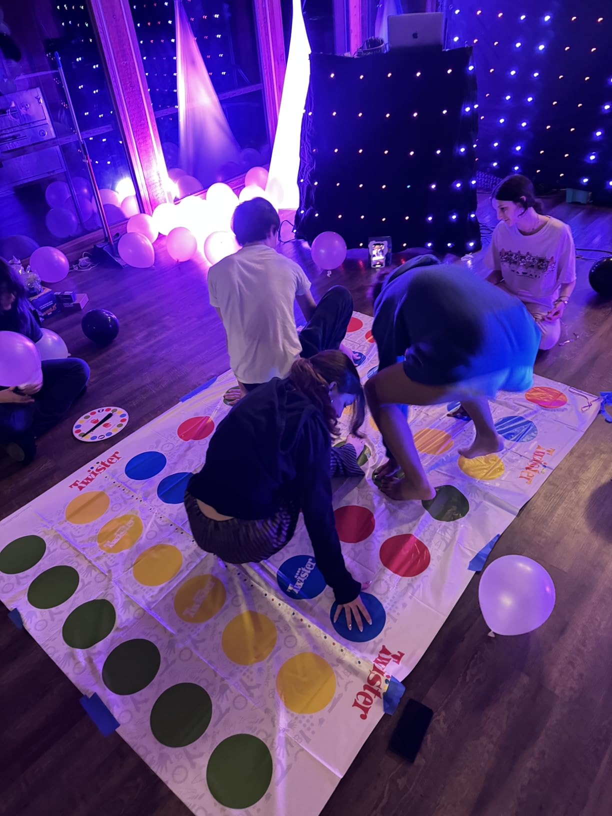 Hasbro Gaming Twister Ultimate: Bigger Mat, More Colored Spots, Family, Kids Party Game Age 6+; Compatible with Alexa (Amazon Exclusive) customer photo 1