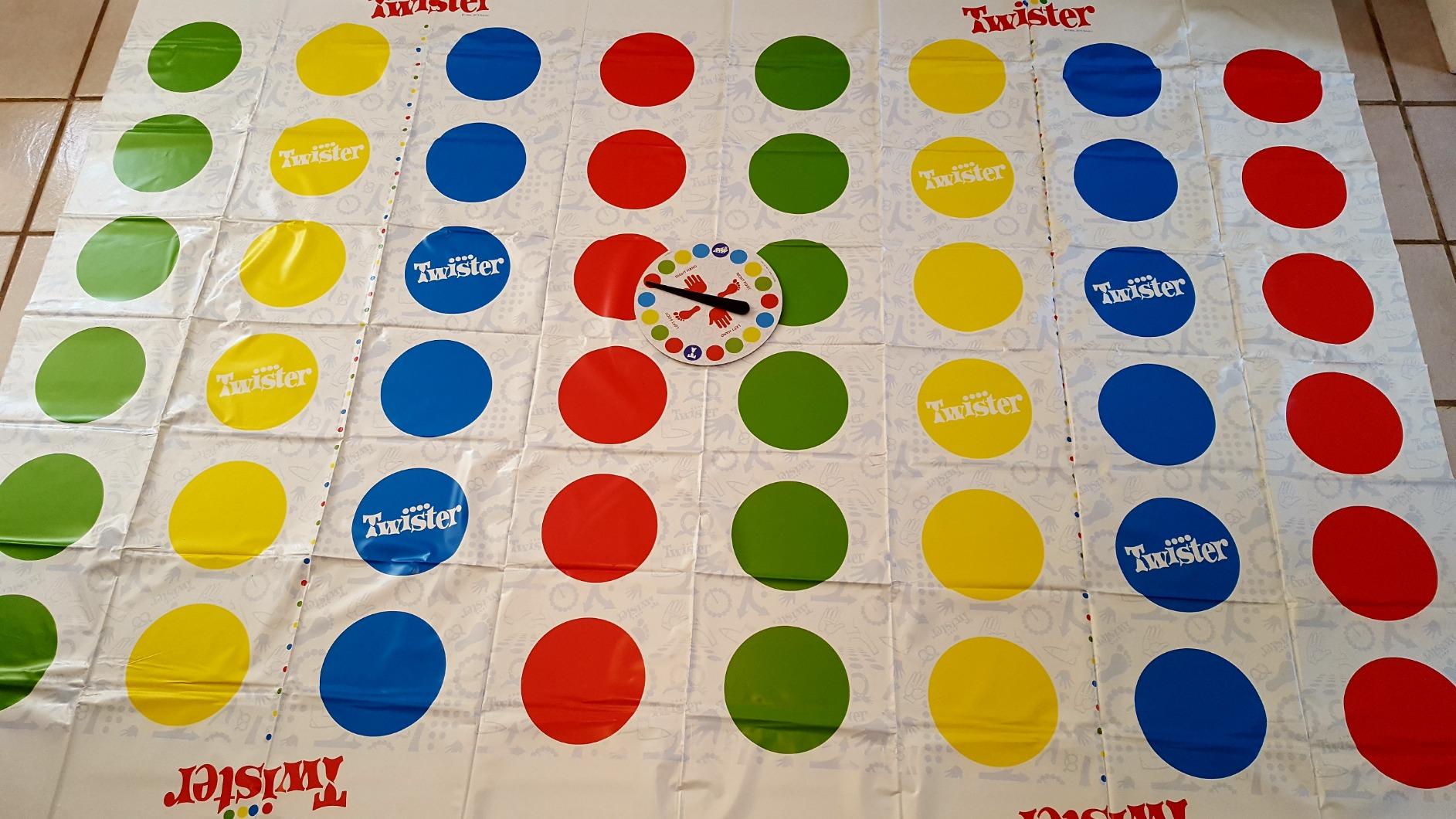 Hasbro Gaming Twister Ultimate: Bigger Mat, More Colored Spots, Family, Kids Party Game Age 6+; Compatible with Alexa (Amazon Exclusive) customer photo 2