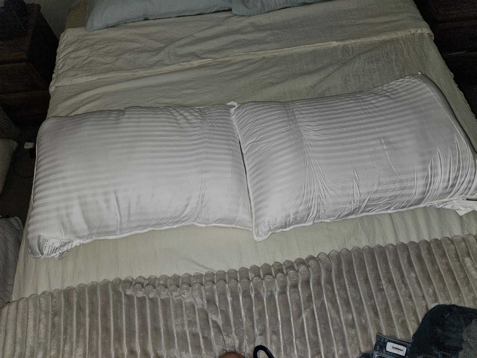 Beckham Hotel Collection Bed Pillows Standard/Queen Size Set of 2 customer photo 2