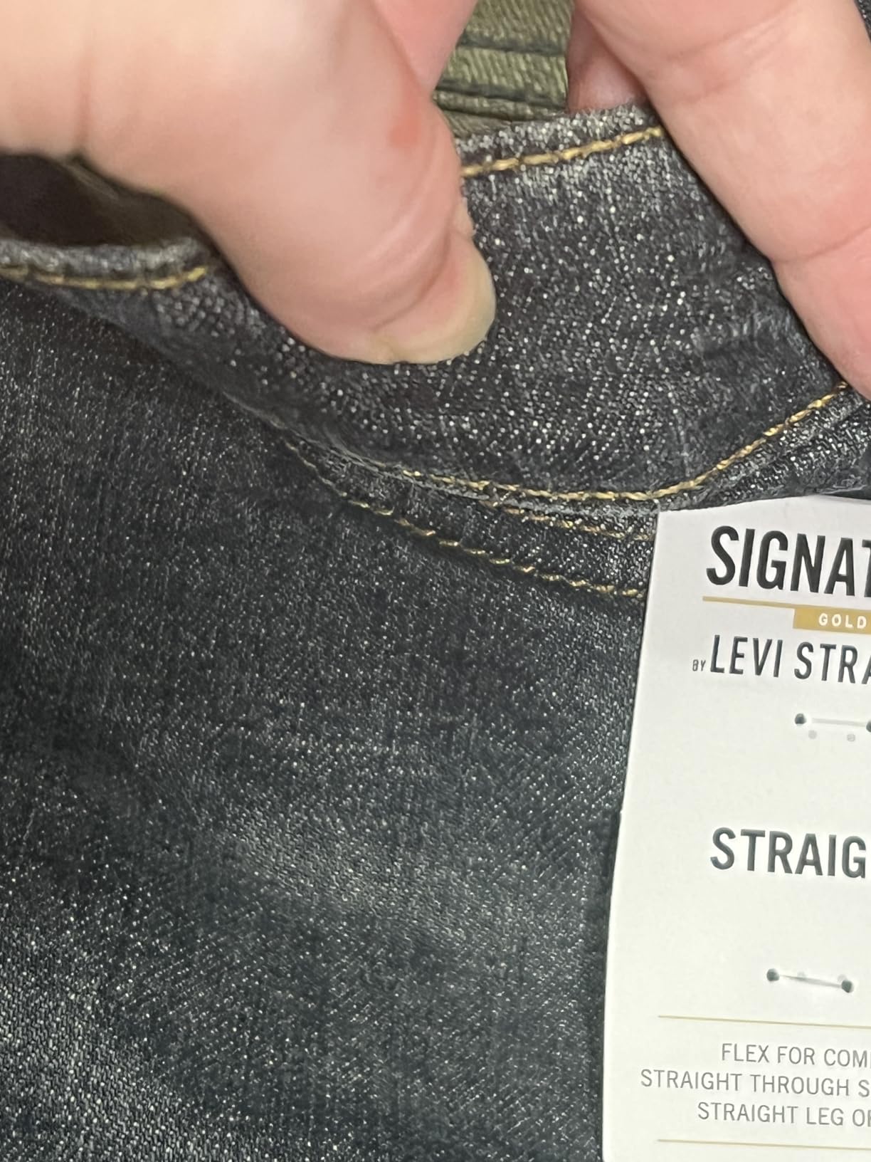 Levi Strauss Signature Gold Men's Straight Fit Jeans customer photo 2