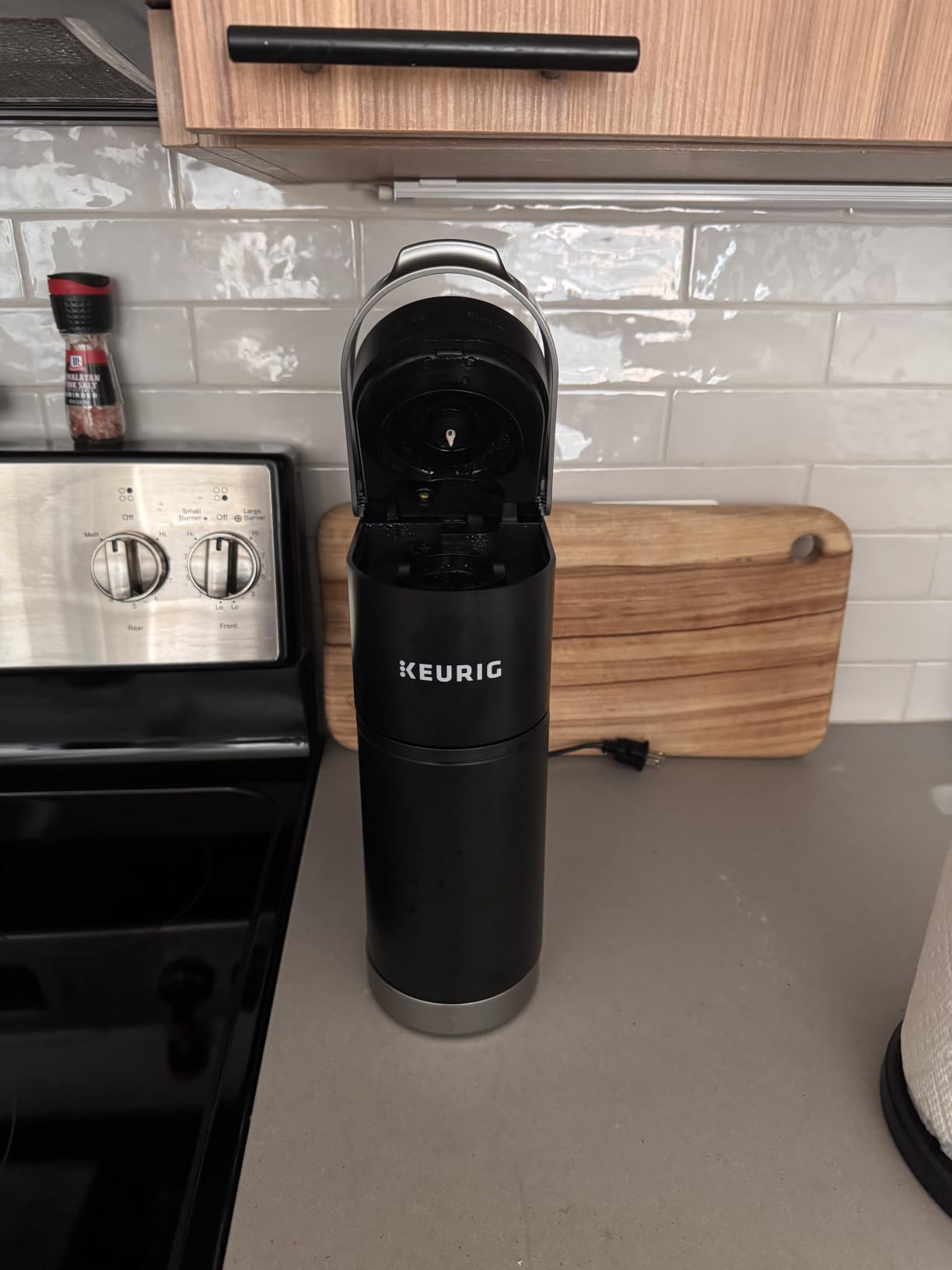 Keurig K-Mini Plus Single Serve K-Cup Pod Coffee Maker, with 6 to 12oz Brew Size, Stores up to 9 K-Cup Pods, Travel Mug Friendly, Matte Black customer photo 2