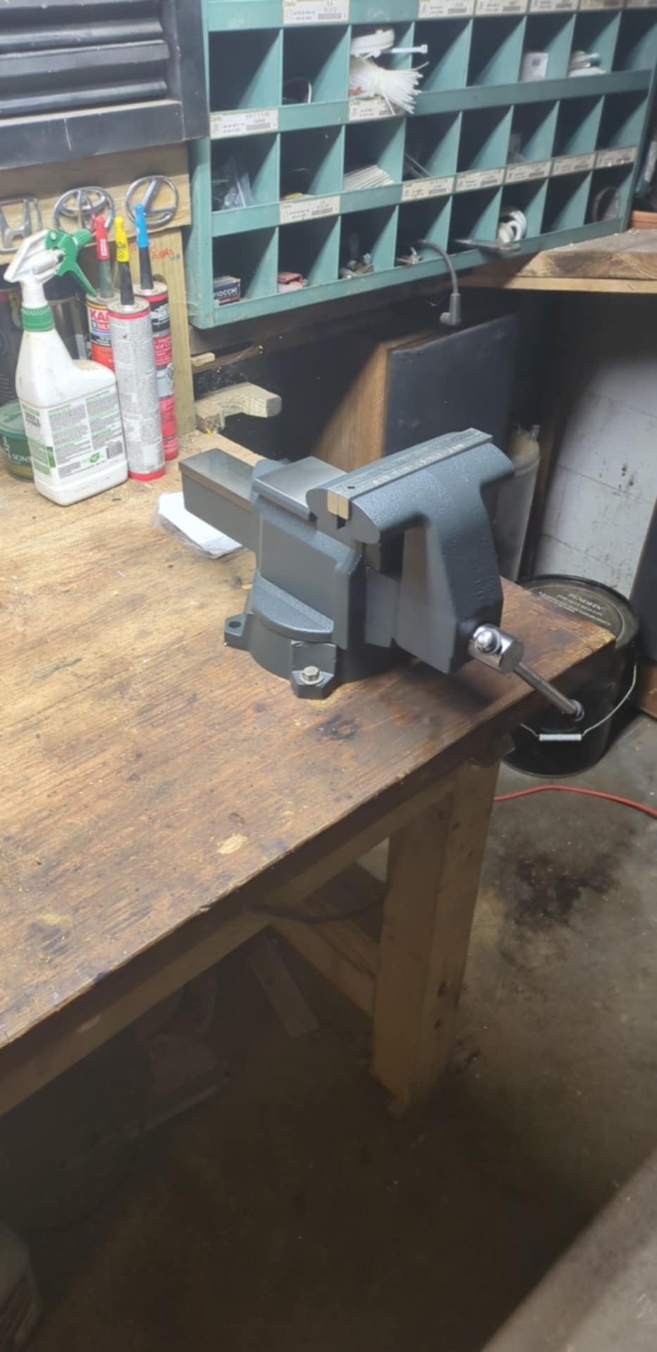 Forward CR60A 6.5 Inch Bench Vise Heavy Duty with Anvil and 210°Swivel Base customer photo 1