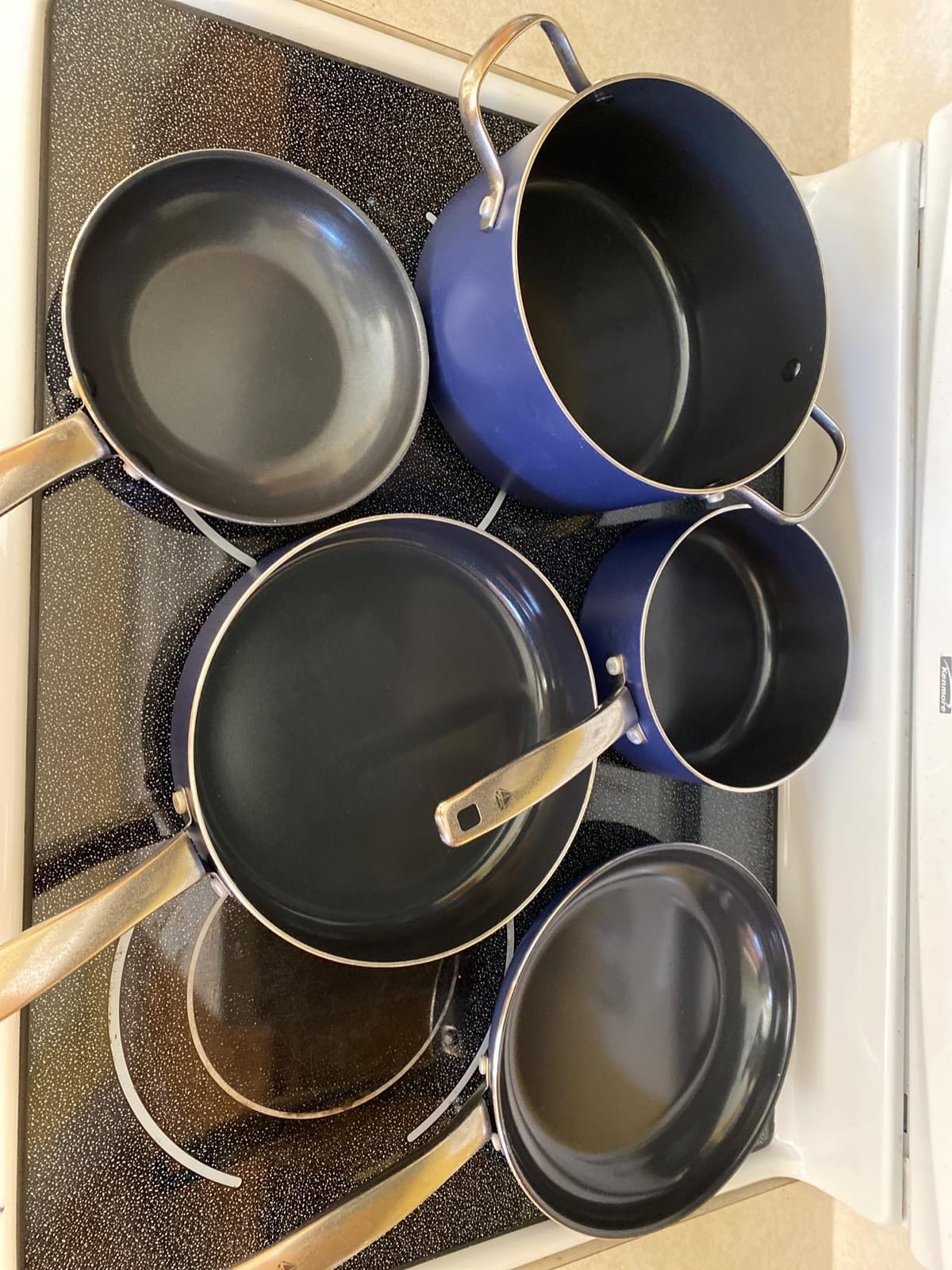 Blue Diamond 14 Piece Cookware Set, Diamond Infused PFAS & PFOA-Free Ceramic Nonstick Pots and Pans, Durable, Non Toxic, Metal Utensil Safe & Scratch Resistant, Dishwasher & Oven Safe, Blue customer photo 1