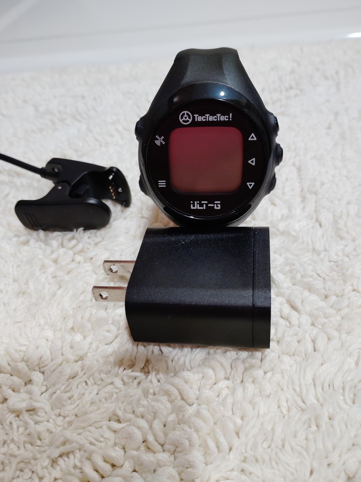 TecTecTec ULT-G Golf GPS Watch – Simple & Easy Distance Watch, No App Required on Course, Front/Back/Middle Distances, 38,000+ Courses Preloaded, Lightweight & Water-Resistant – Black customer photo 1