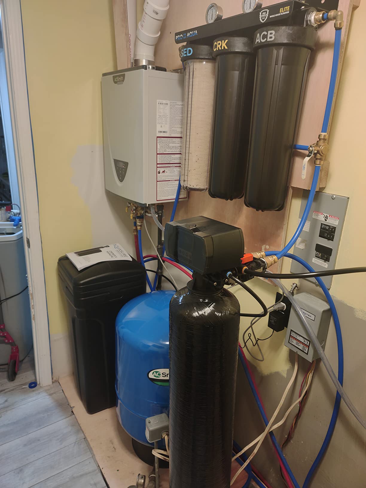 Aquasure Harmony Series Water Softener Plus Iron Removal w/Aquatrol Digital Control Head and Premium Grade Fine Mesh Resin (32,000 Grains) customer photo 1