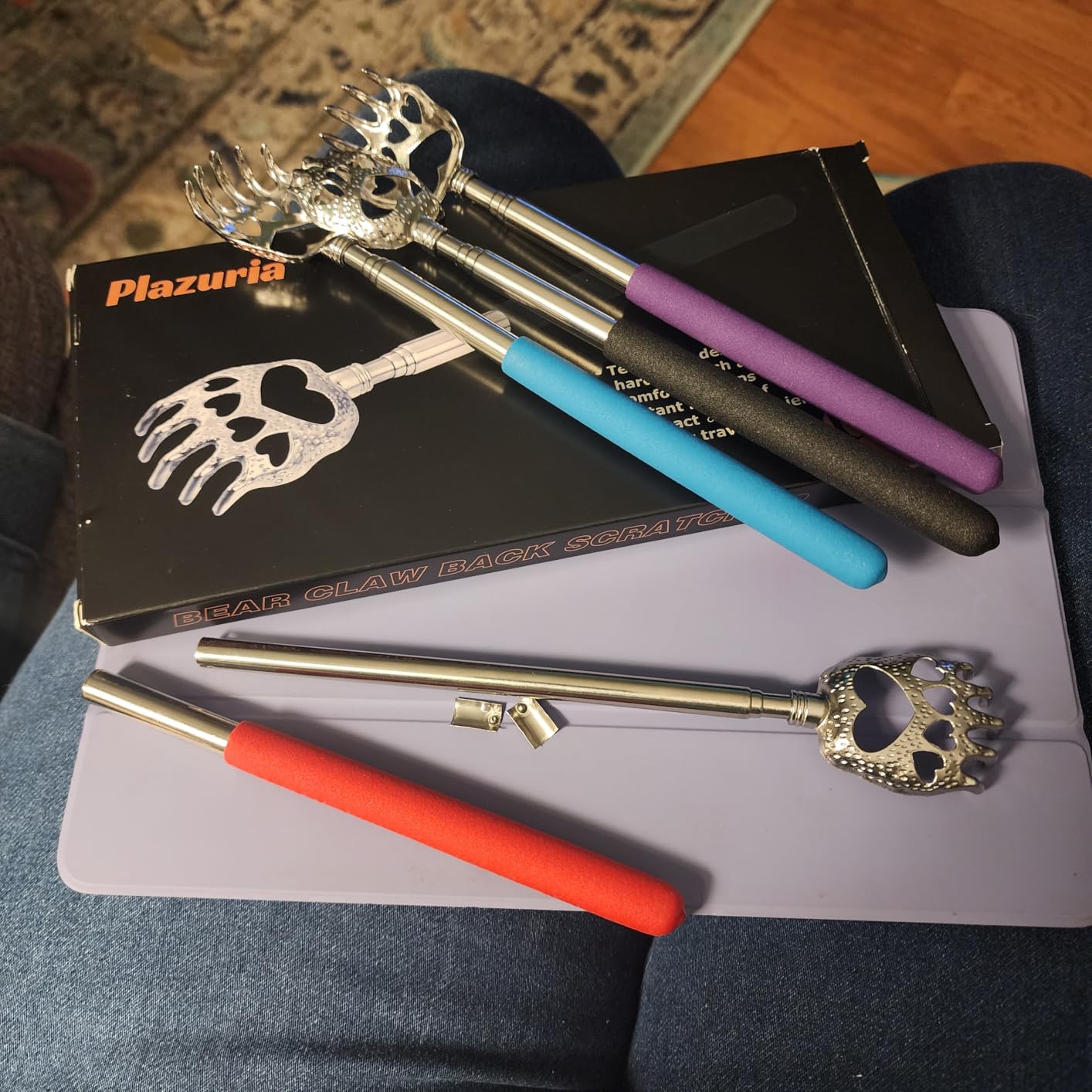 Plazuria (4-Pack) Extendable Back Scratchers - Metal Claws with Telescopic Rubber Handles - Stocking Stuffers for Men, Women, Kids customer photo 2