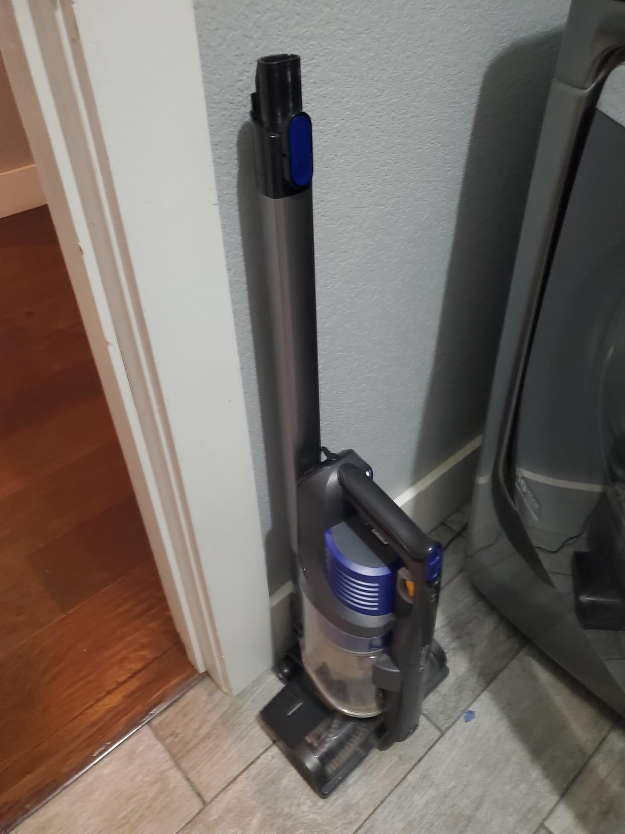 Shark Pet Cordless Stick Vacuum, 40-Min Runtime, Lightweight, Grey, IX141 customer photo 2