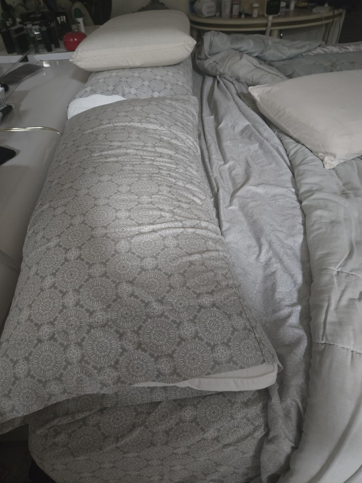 Utopia Bedding Gusset Bed Pillow, Hotel Pillows Queen Size Set of 2, White customer photo 1