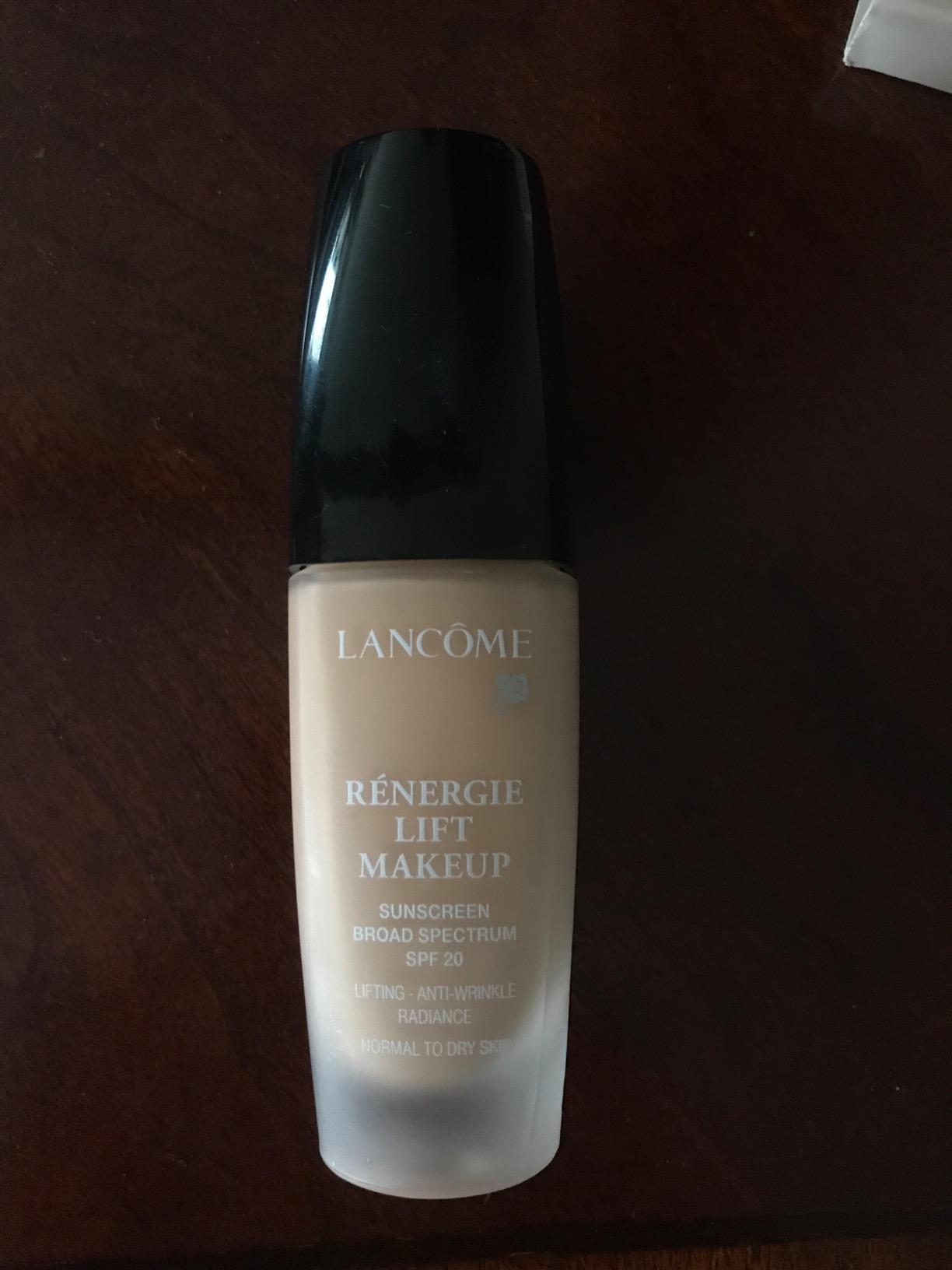 Lancôme Renergie Lift - Anti Aging Hydrating Foundation Makeup SPF 27 customer photo 2