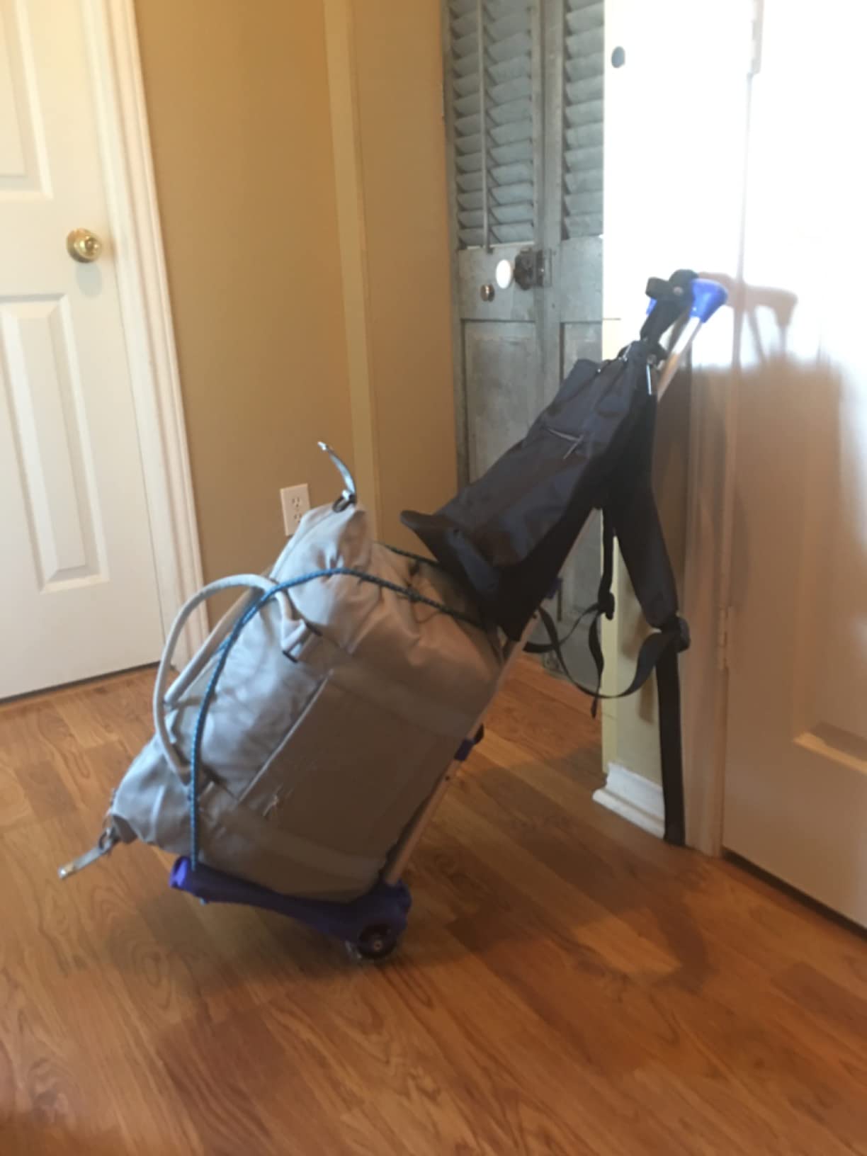 Sutekus Folding Hand Truck and Dolly 110-lbs Lightweight Portable Luggage Cart for School Travel Office Moving (Blue) customer photo 1
