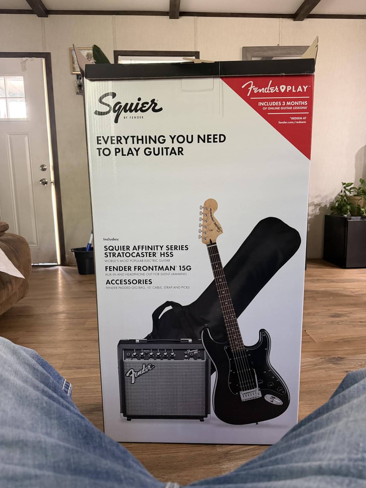 Squier Affinity Stratocaster Electric Guitar Pack, Charcoal Frost Metallic customer photo 1