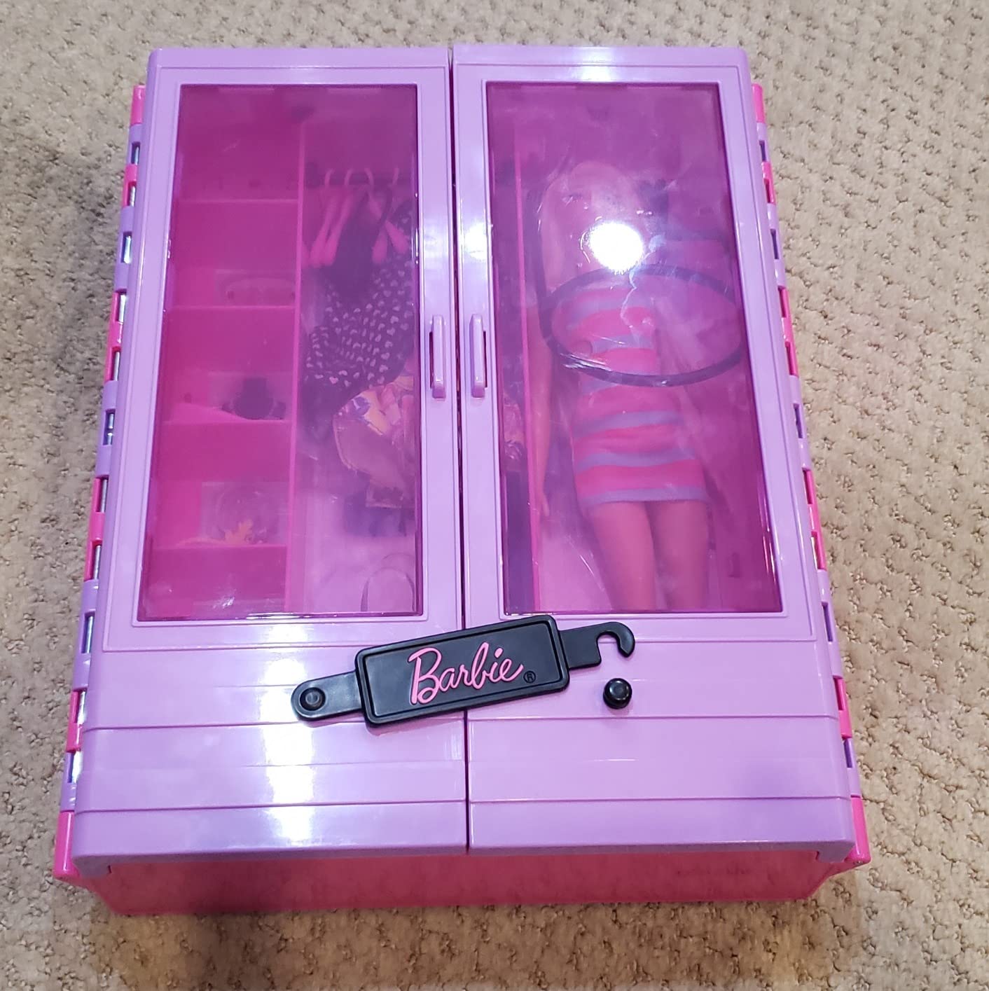 Barbie Fashionistas Ultimate Closet Portable Fashion Toy with Doll, Clothing, Accessories and Hangers, Gift for 3 Years Old and Up customer photo 1