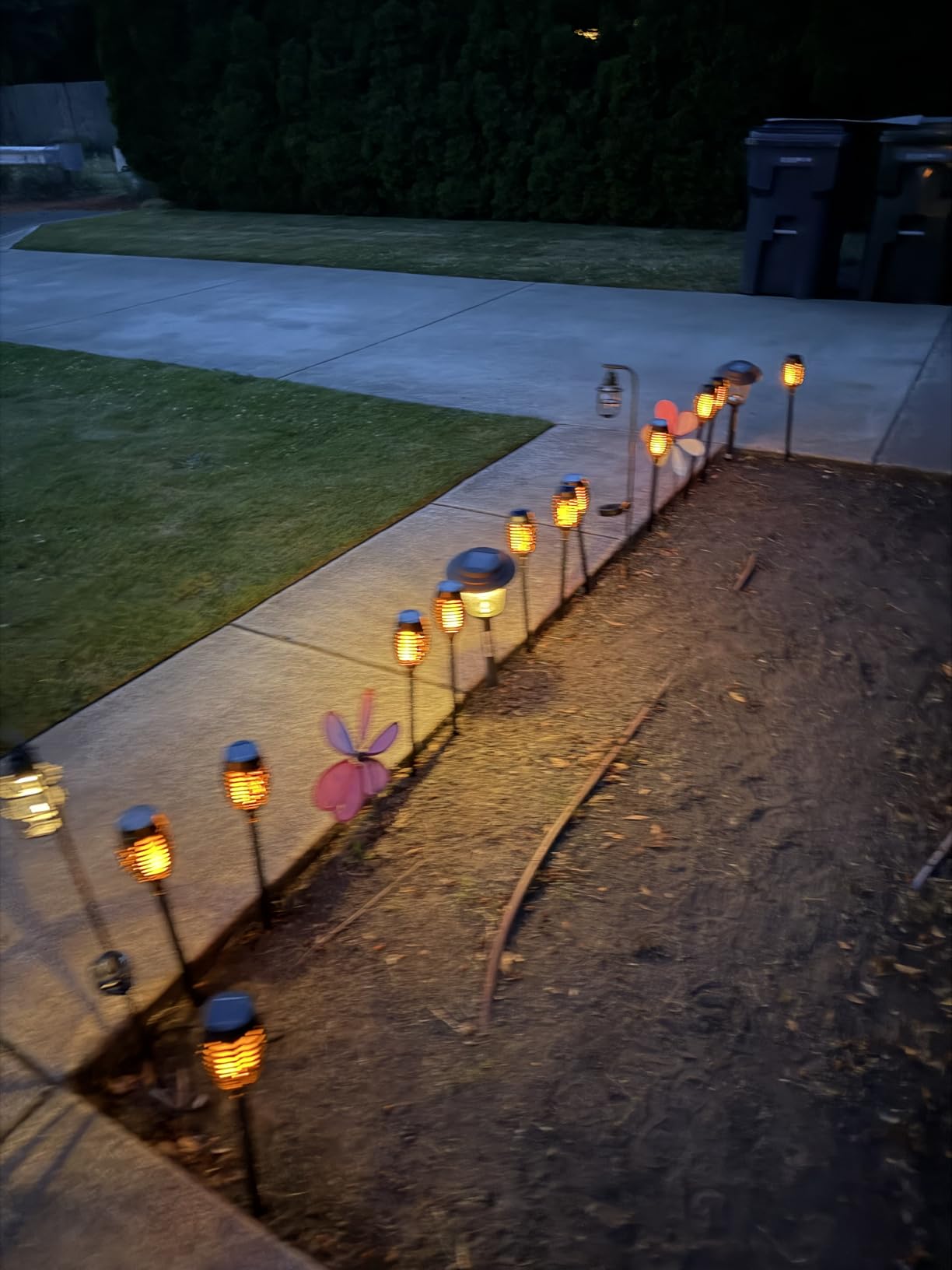 IkeeRuic Solar Torch Light with Flickering Flame for Halloween Decorations customer photo 1